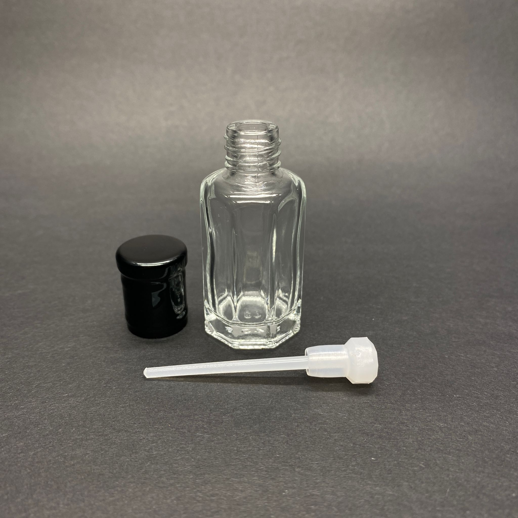 12 CC ÇUBUKLU ESANS ŞİŞESİ - HACI MİSİ , AROMATİK YAĞ , KOKU , PARFÜM İÇİN SÜRÜLEBİLİR 12 ML CAM ŞİŞE - SİYAH KAPAKLI