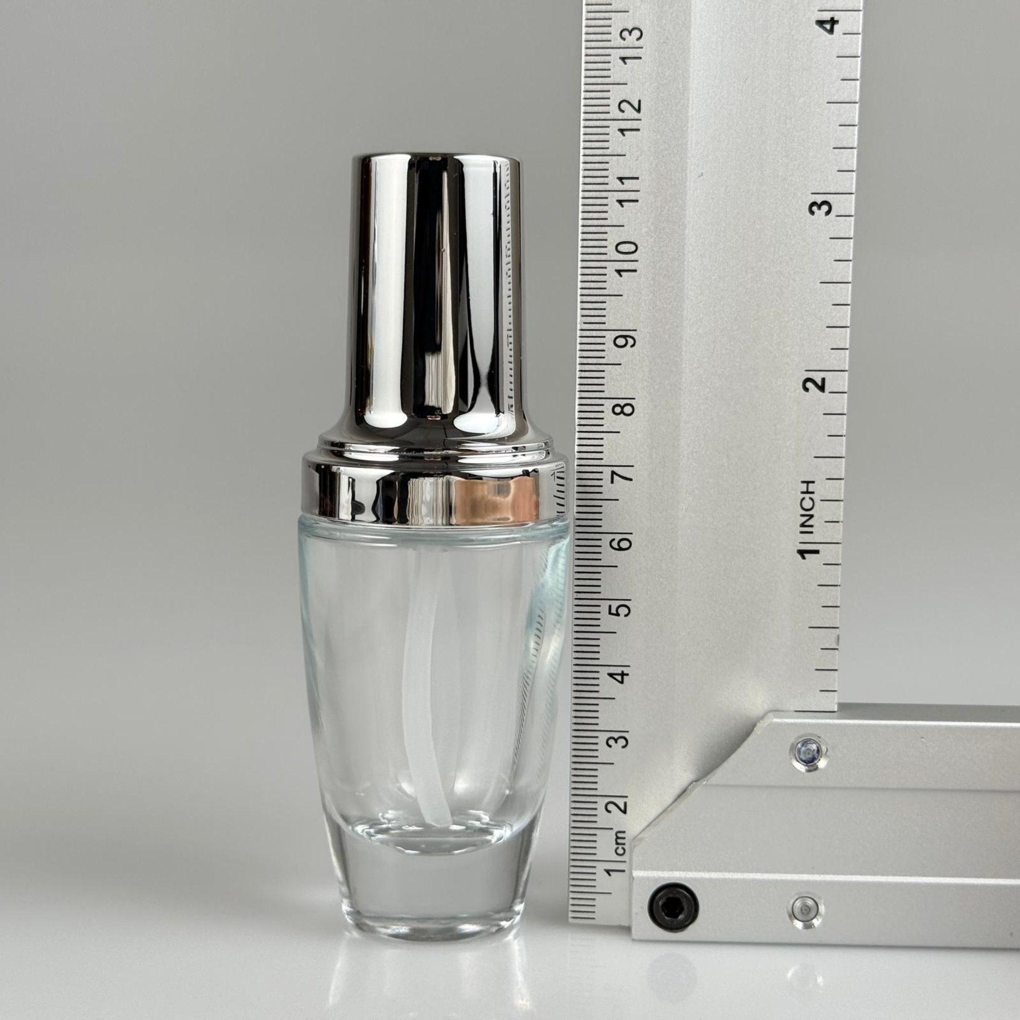 30 ML ROMA ŞİŞE - GÜMÜŞ METAL POMPALI BOŞ LÜX KREM VE LOSYON ŞİŞELERİ