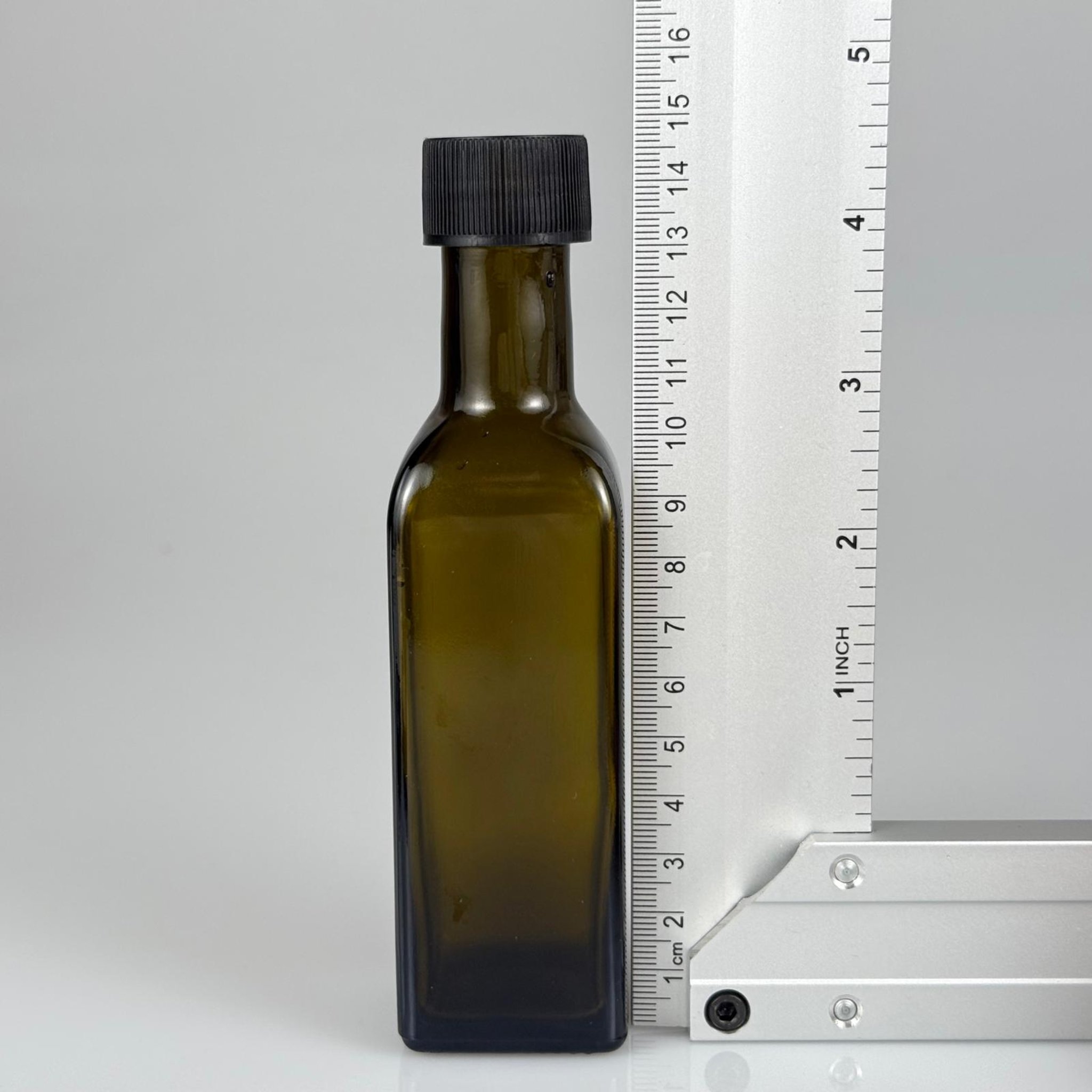 100 CC YEŞİL MARASKA CAM ŞİŞE - SİYAH KAPAKLI + SIZDIRMAZ KÖR TIPALI - 100 ML KÖŞELİ KARE CAM ŞİŞE