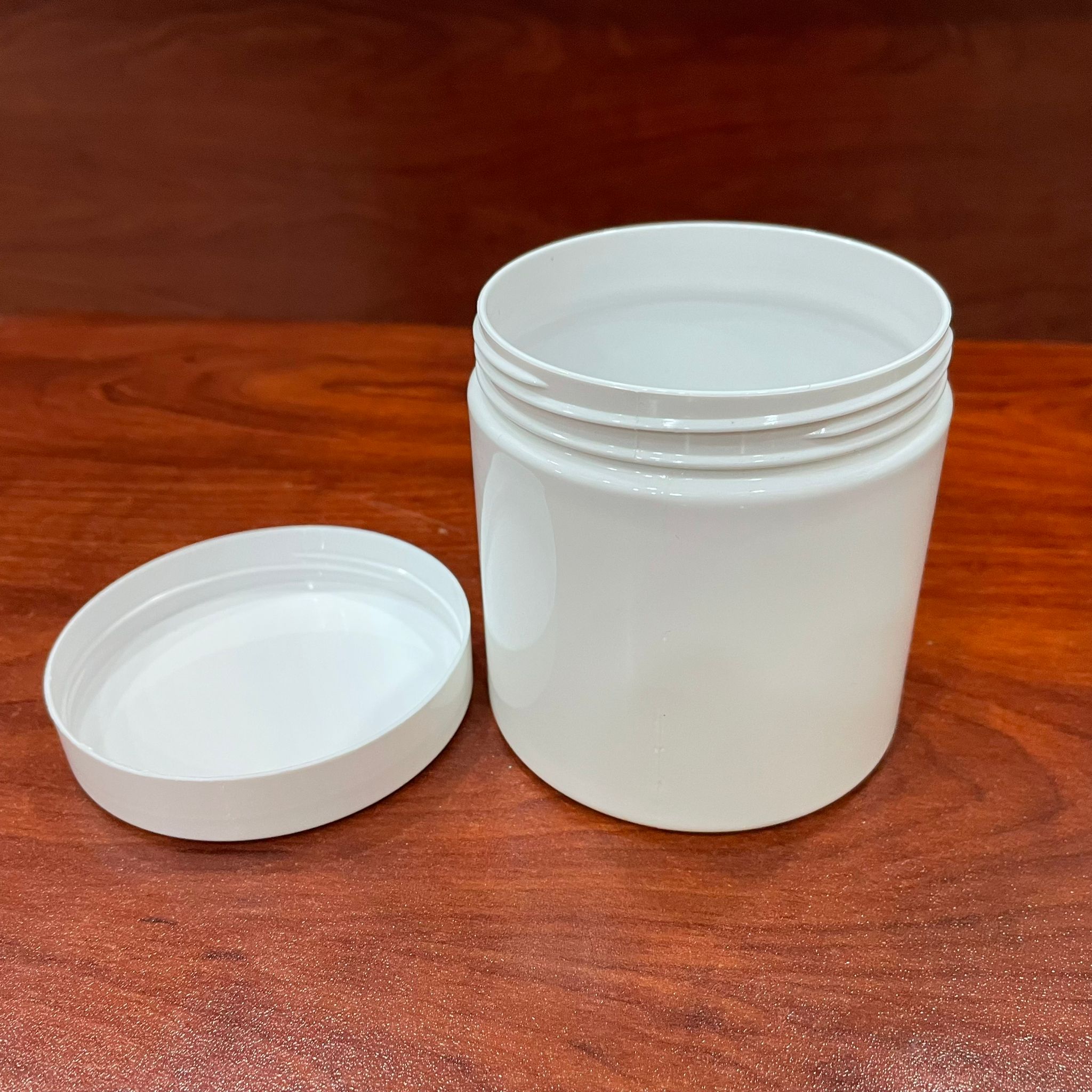 500 CC SERT PLASTİK BEYAZ KREM KAVANOZU- BEYAZ KAPAKLI - 500 ML PET KAVANOZ - PLASTİK BEYAZ KREM KAVANOZU