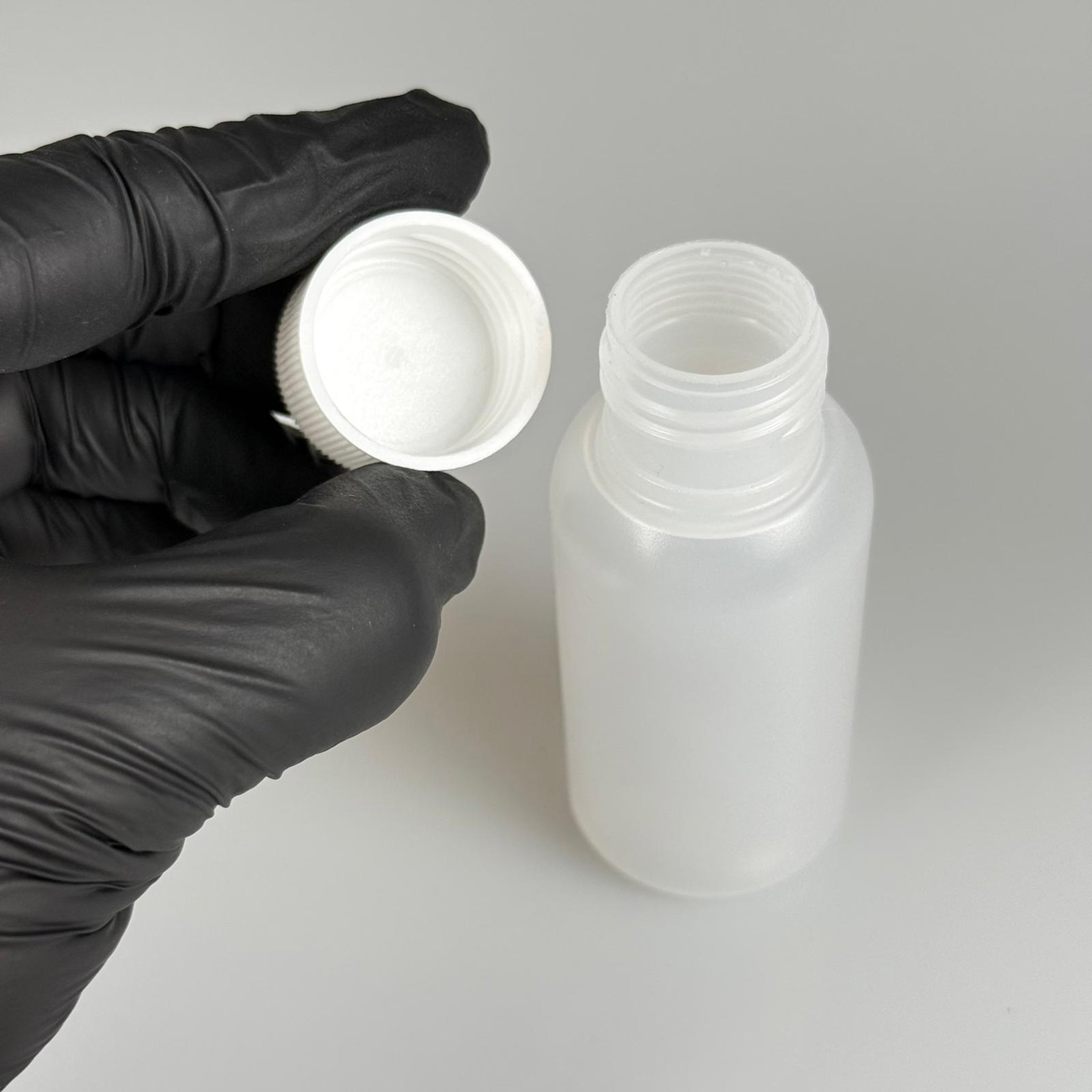 50 ML SIKILABİLİR YUMUŞAK POLİETİLEN PE PLASTİK ŞİŞE - CONTALI BEYAZ KAPAKLI - 50 cc sos, yağ, kartuş, mürekkep vb için boş şişeler