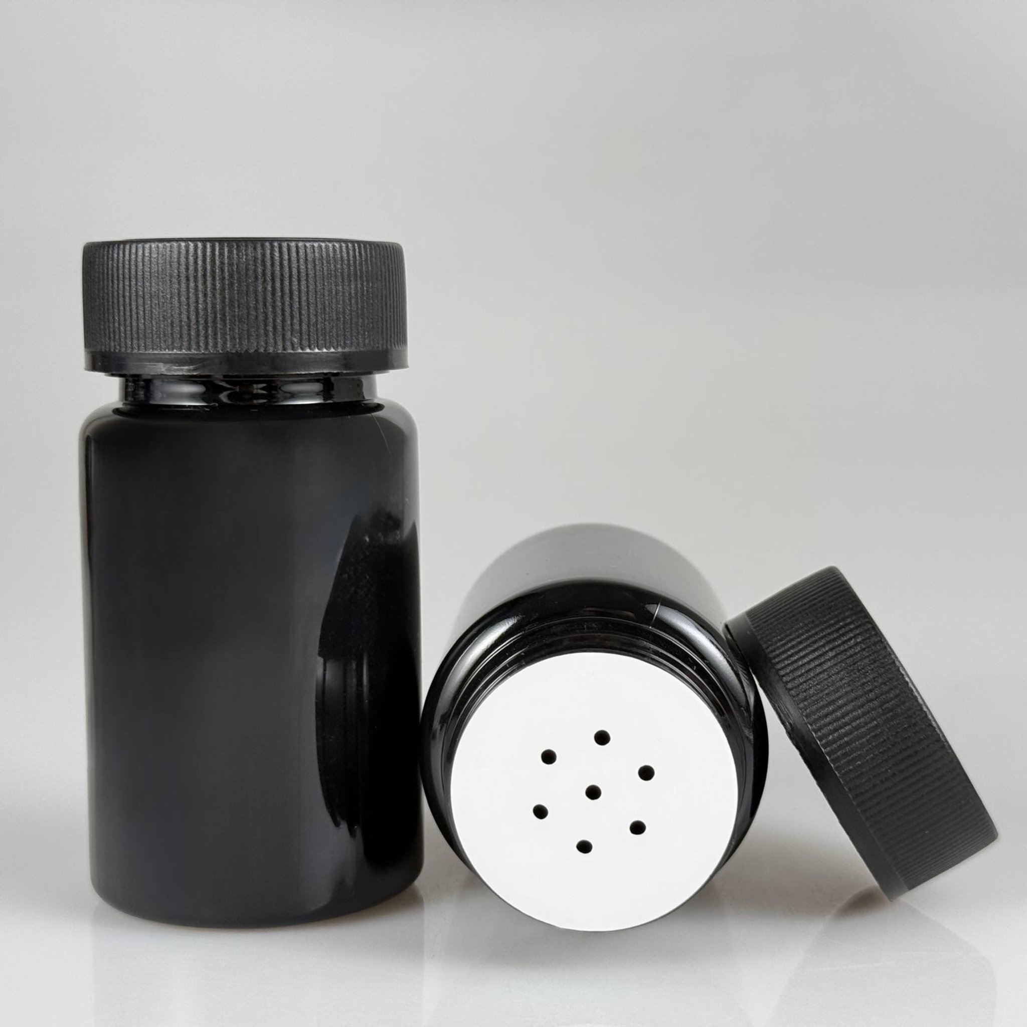 100 CC SİYAH PET PUDRA ŞİŞESİ + ÇOCUK KİLİTLİ SİYAH PLASTİK KAPAKLI + PUDRA TIPALI TAKIM - 100 ML PUDRA KUTUSU, EKO TUZLUK