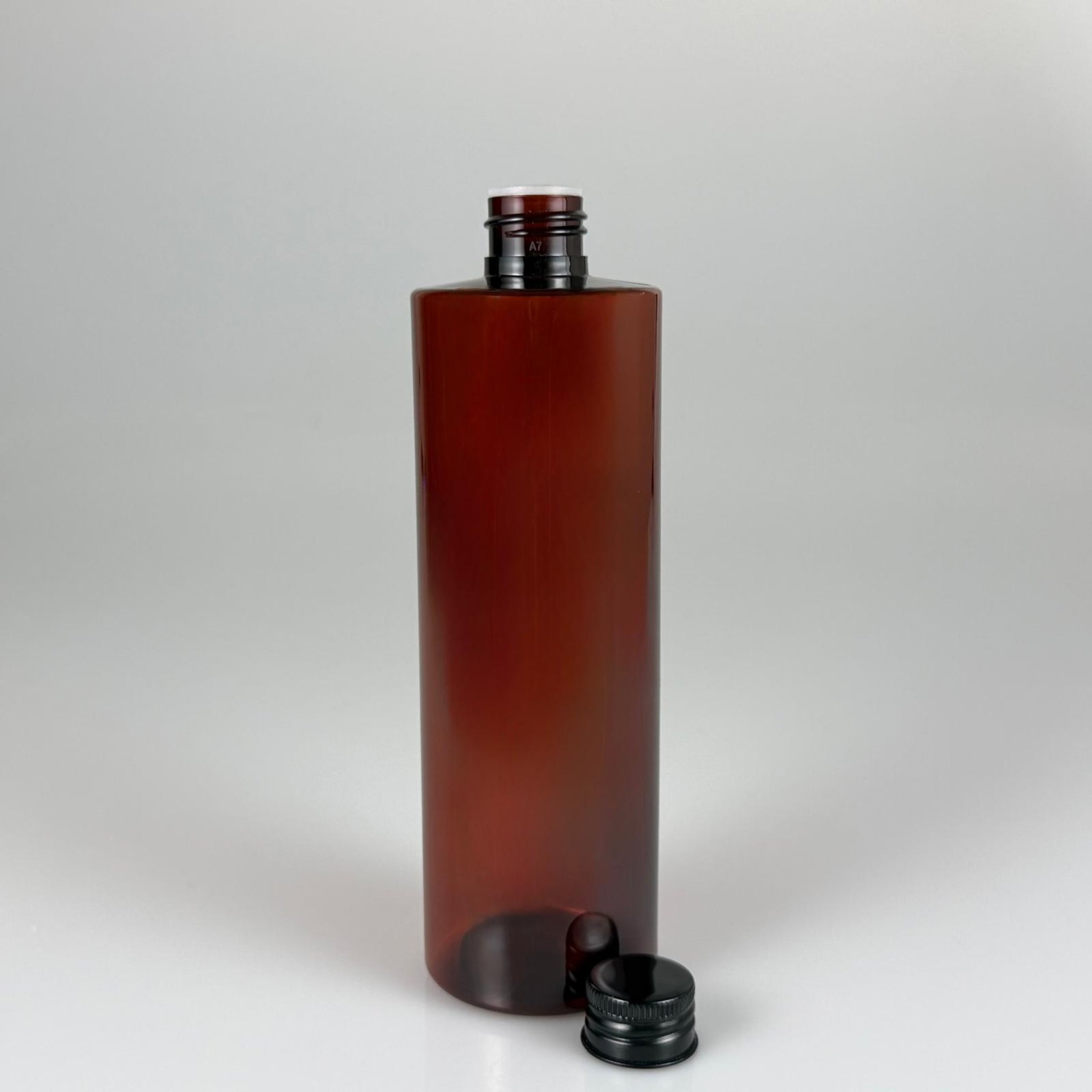 400 CC  AMBER KÜT BOYUNLU SİLİNDİR PET ŞİŞE (30 GR - 24 AĞIZ ) + KÖPÜK CONTALI SİYAH METAL ALÜMİNYUM KAPAK + KOLONYA TIPALI TAKIM - 400 ML KAPAKLI KAHVERENGİ PLASTİK ŞİŞELER