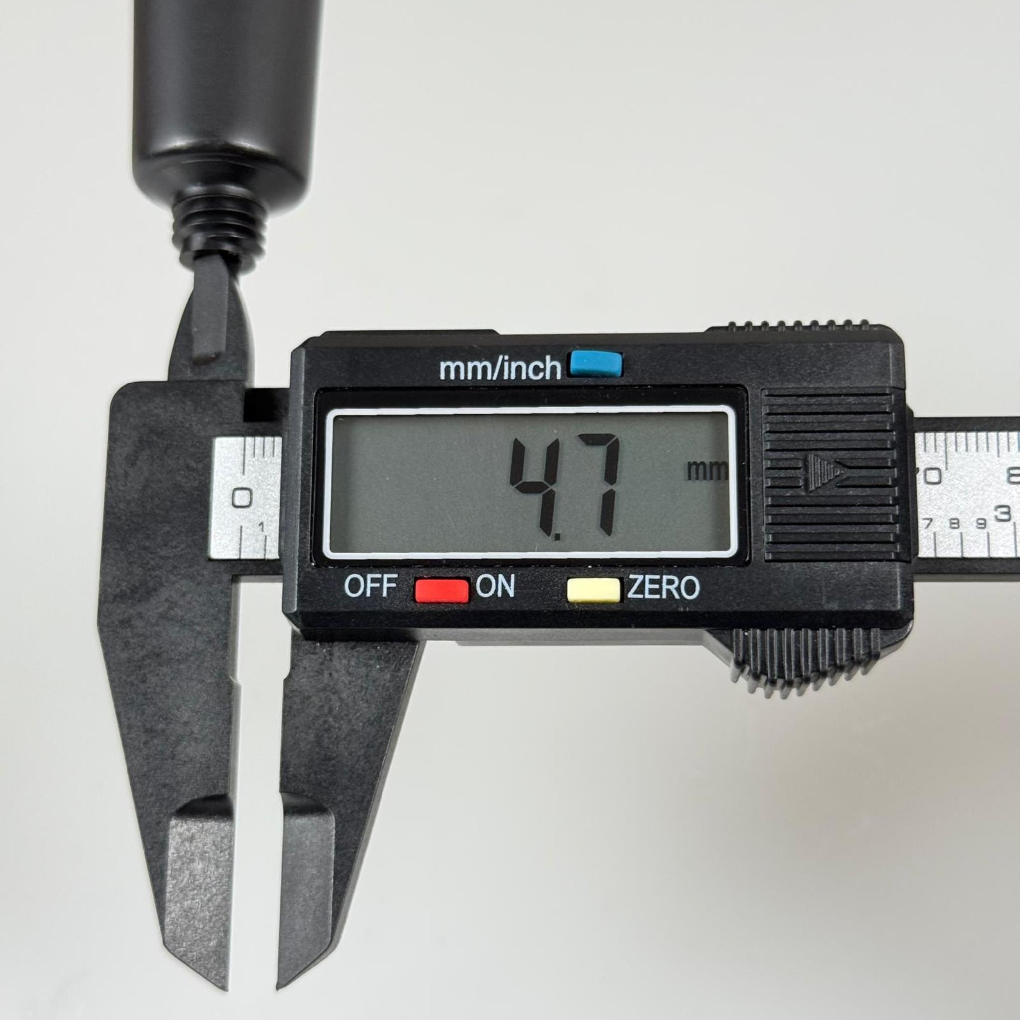 KOZMETİK İÇİN SİYAH BOŞ KREM TÜPÜ KAPAKLI - 10 ML - MERHEM TÜPÜ - PLASTİK MANÜEL DOLDURULABİLİR BOŞ TÜP - LİPGLOSS TÜP - DUDAK PARLATICISI TÜPÜ - BAL DOLUMU İÇİN PLASTİK TÜP