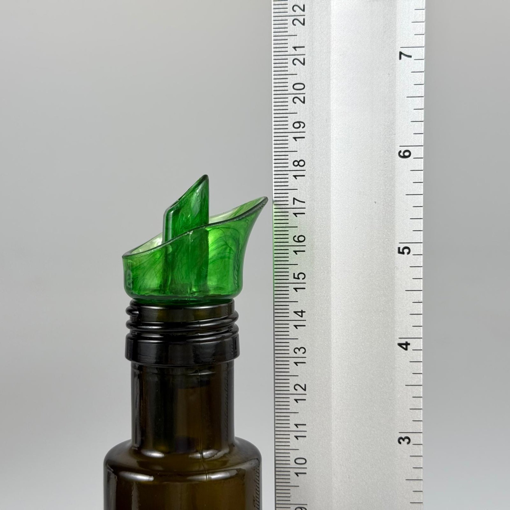 100 CC DORİKA CAM ŞİŞE KOYU YEŞİL (31 MM AĞIZ) - AKITICI AÇIK YEŞİL YAĞDANLIK TIPALI - 100 ML SİLİNDİR DORİCA YAĞ VE SOS ŞİŞELERİ