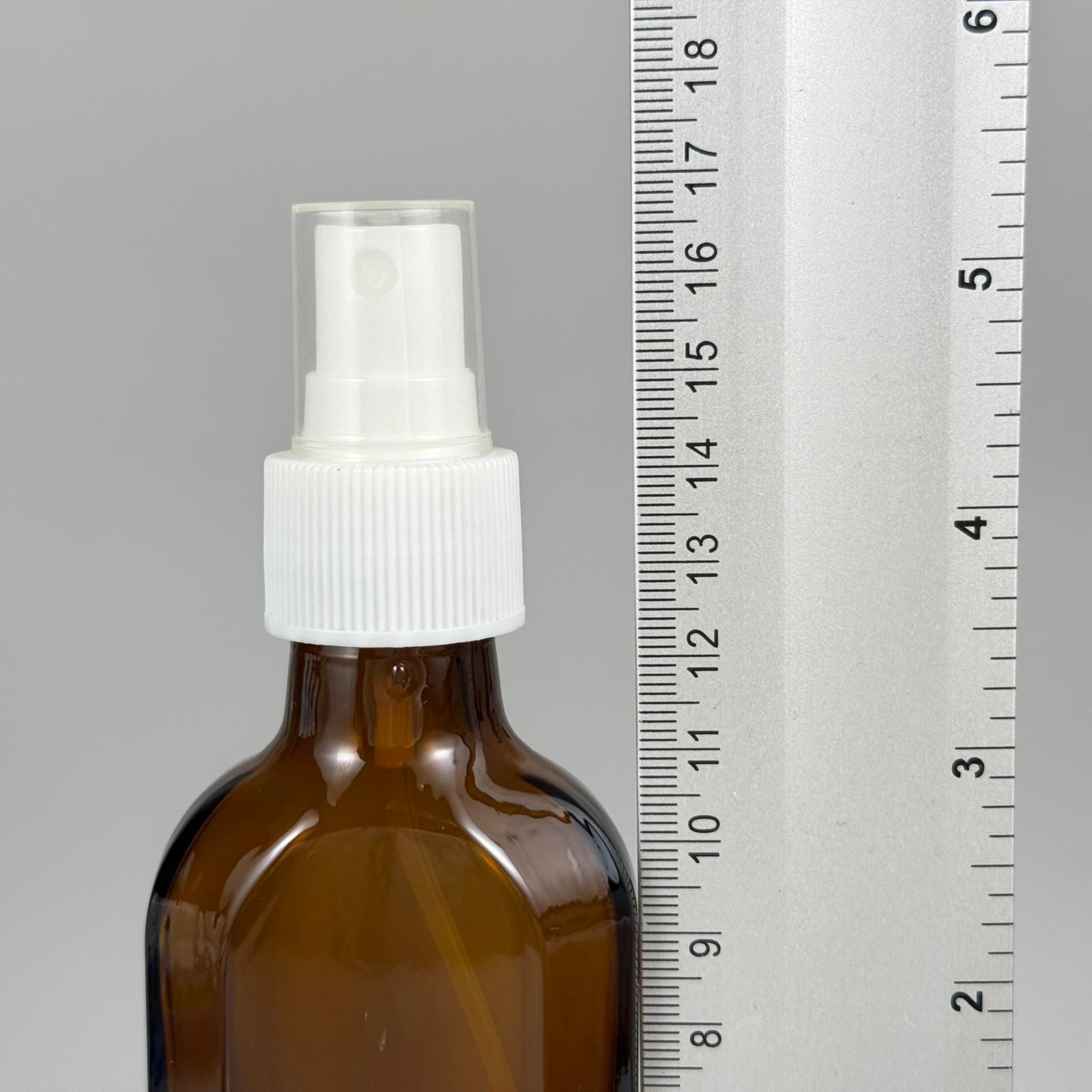 100 ML YASSI AMBER SPREYLİ CAM ŞİŞE - 100 CC YASSI KAHVERENGİ CAM ŞİŞE + 25 MM BEYAZ SPREY FISFIS TAKIM