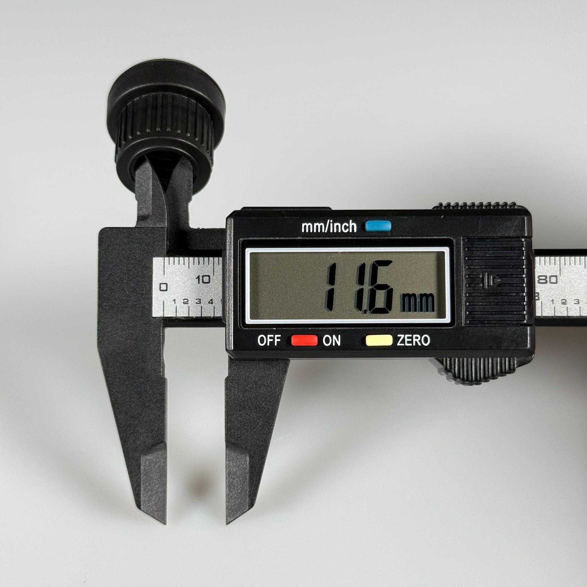 18 MM DELİKLİ PLASTİK KAPAK SİYAH KİLİTLİ (DAMLALIK İÇİN)