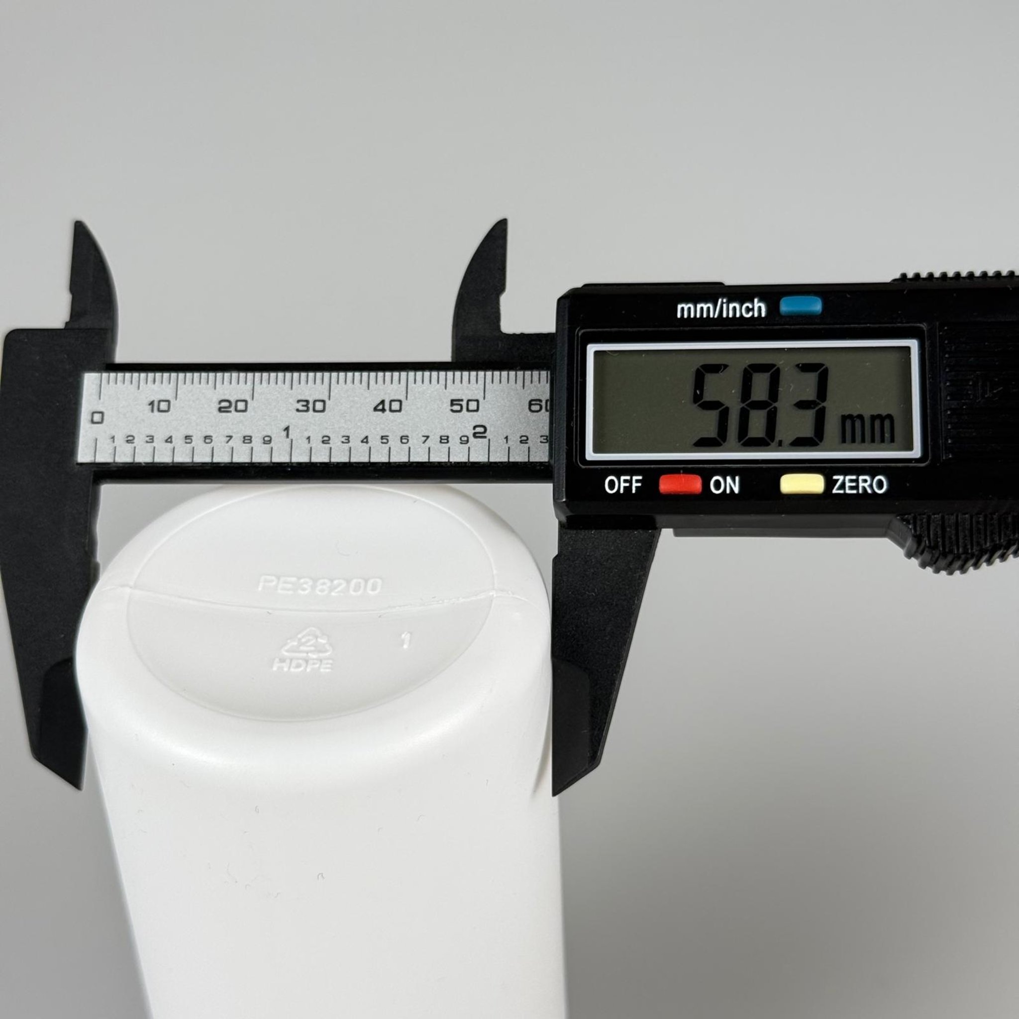 200 ML CONTALI ÇOCUK KİLİT KAPAKLI TABLET ŞİŞESİ  - 200 CC BEYAZ POLİETİLEN HDPE KAVANOZ + 38 MM SİYAH ÇOCUK KİLİTLİ KAPAK + KENDİNDEN YAPIŞKANLI KÖPÜK CONTA TAKIM -  KAPSÜL KUTUSU - İLAÇ ŞİŞESİ - MEDİKAL HAP ŞİŞESİ - FARMASÖTİK KAVANOZ