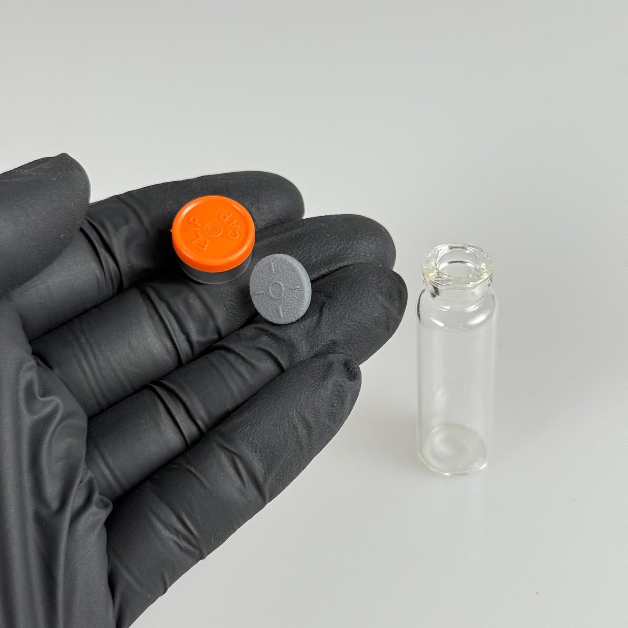 5 ML VİAL FLAKON ŞİŞE- 13 AĞIZ 5 CC ŞEFFAF CAM İLAÇ ŞİŞESİ + KAUÇUK BUTİL ENJEKTÖR TIPASI + TURUNCU FLAKON KAPAKLI TAKIM