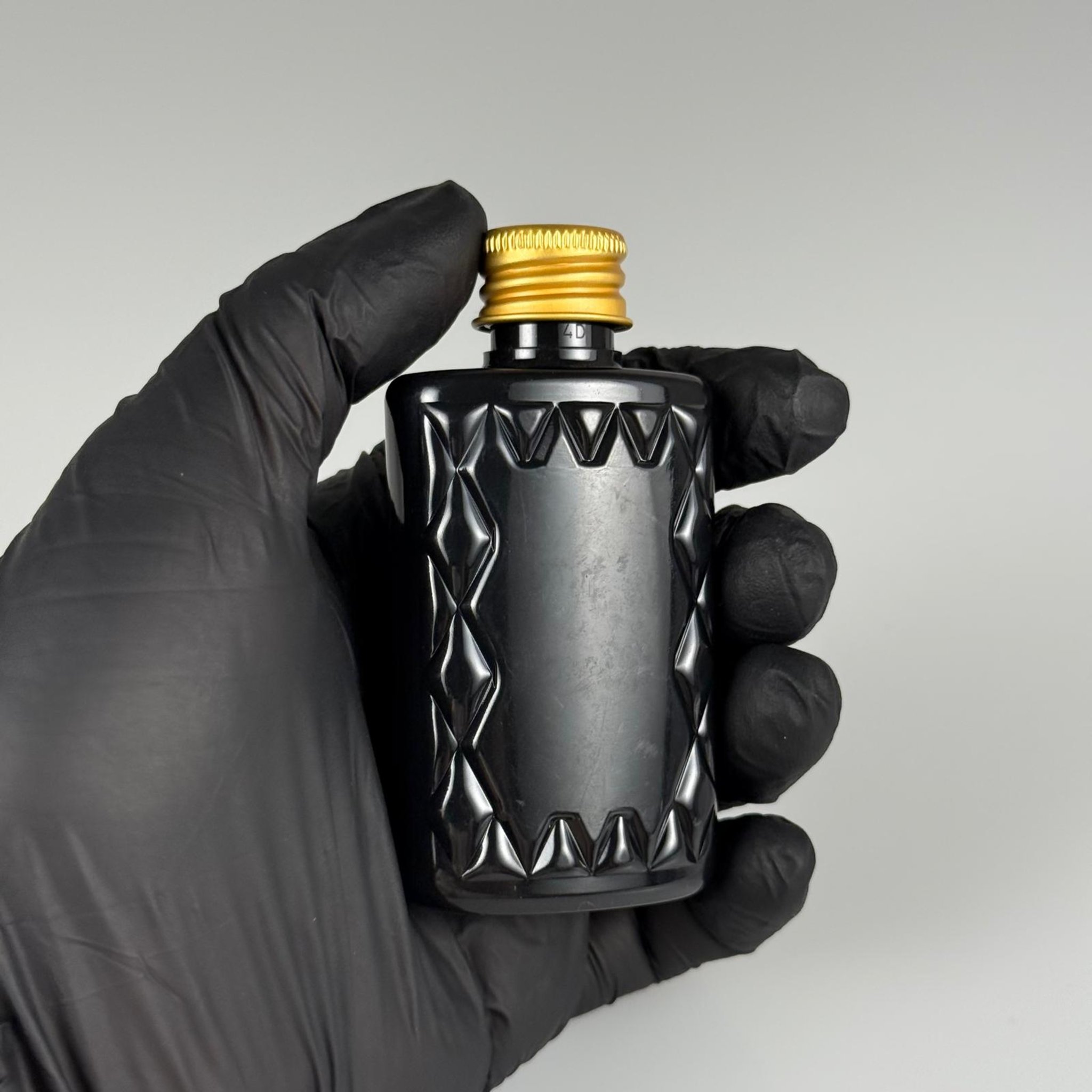 50 CC KÖŞELİ BEYAZ PET ŞİŞE + KÖPÜK CONTALI GOLD ALÜMİNYUM METAL KAPAKLI TAKIM - 50 ML PET ŞİŞE