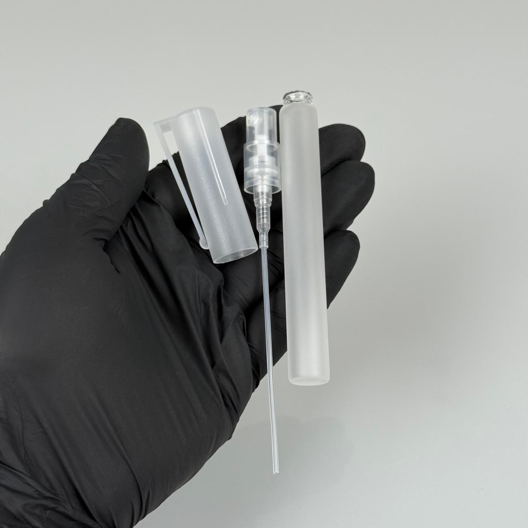 8 CC BUZLU CAM KALEM PARFÜM ŞİŞESİ - SPREYLİ - KAPAKLI - BOŞ PARFÜM ŞİŞESİ (GEÇME AĞIZ)