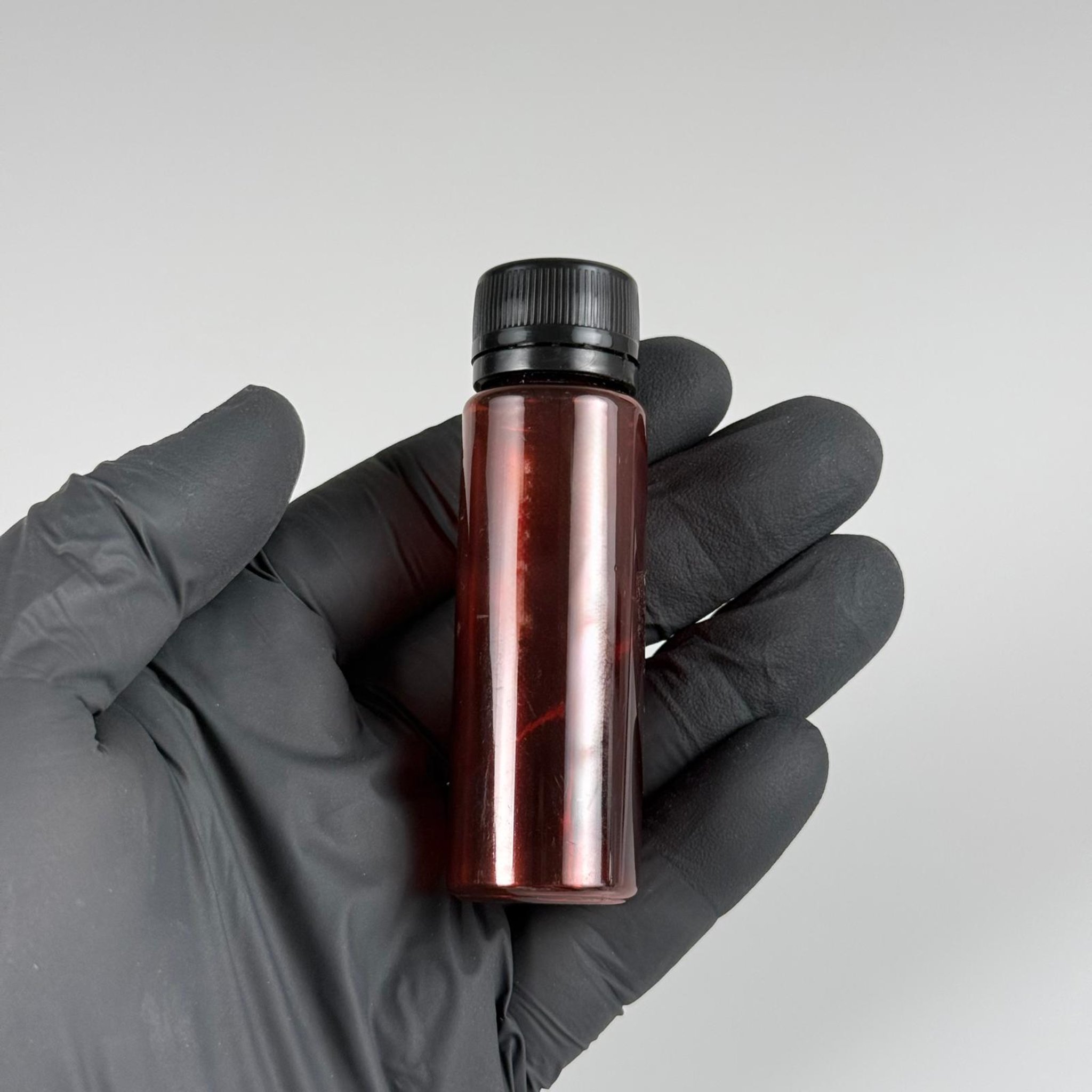 20 CC PET SHOT ŞİŞESİ  - KİLİTLİ SİYAH KAPAKLI KOLAJEN ŞİŞESİ - 20 ML PLASTİK ŞİŞE - AMBER (KİLİTLİ KAPAK SERTÇE BASTIRARAK KAPANIR)