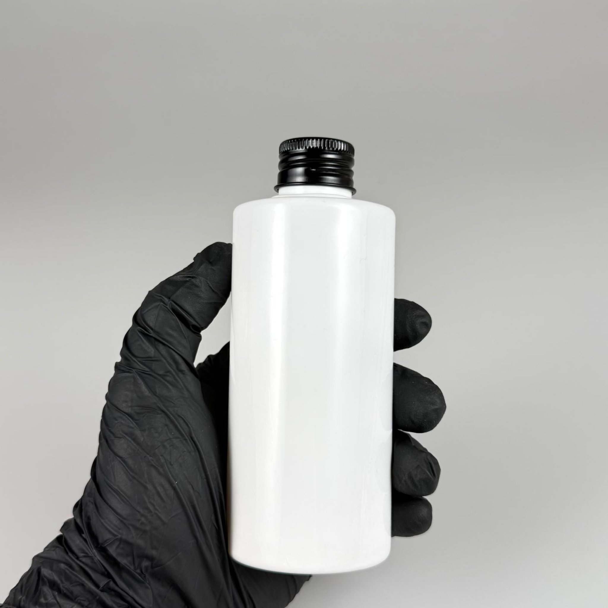 200 CC BEYAZ SİLİNDİR KESKİN KÜT MODEL SERT PLASTİK ŞİŞE (25 GR - 24 AĞIZ ) + KÖPÜK CONTALI SİYAH METAL ALÜMİNYUM KAPAKLI TAKIM - 200 CC KAPAKLI BEYAZ PET ŞİŞELER