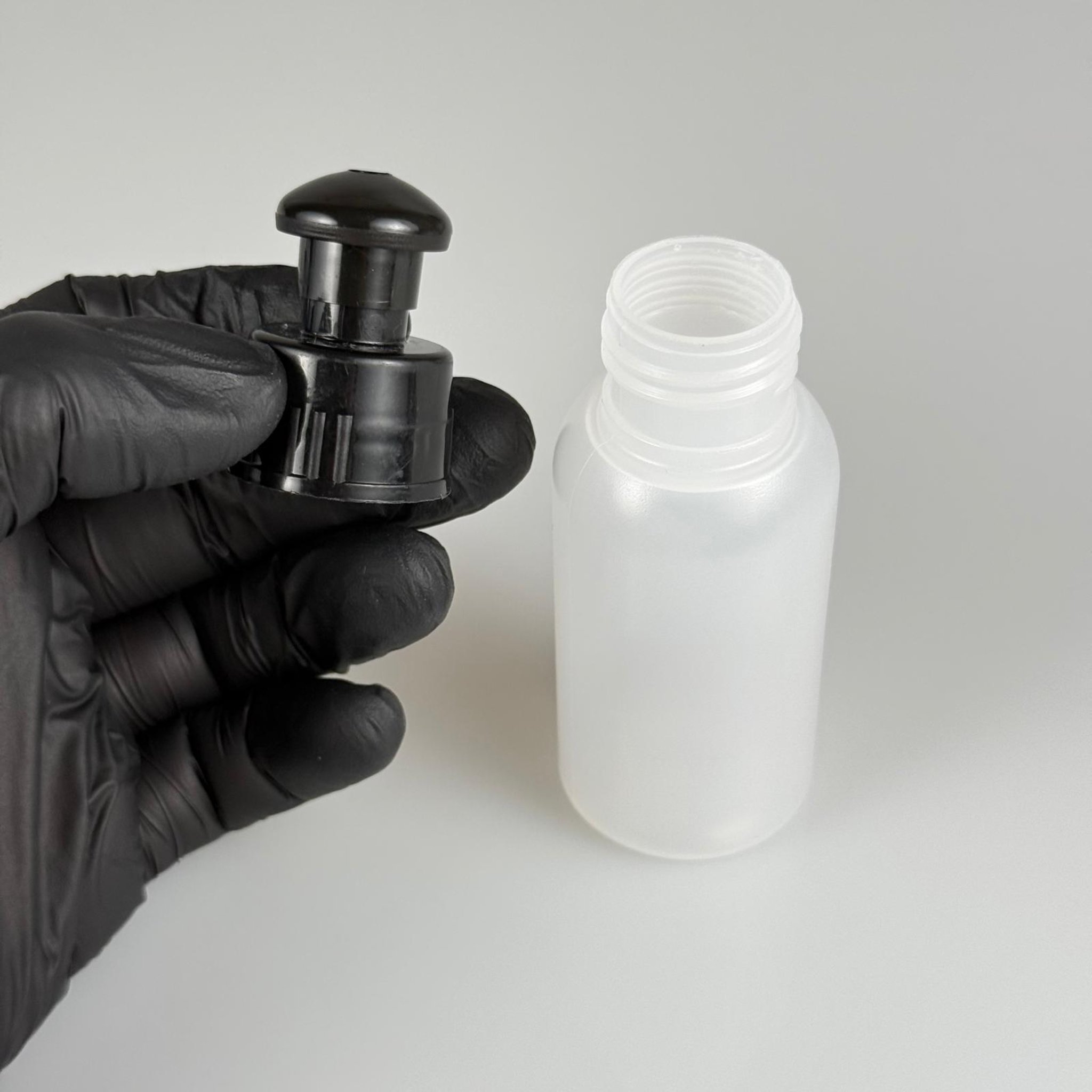 50 ML SIKILABİLİR YUMUŞAK POLİETİLEN PE PLASTİK ŞİŞE - SİYAH PUSH PULL ŞAMPUAN AKITICI - 50 cc sos, yağ, kartuş, mürekkep vb için boş şişeler