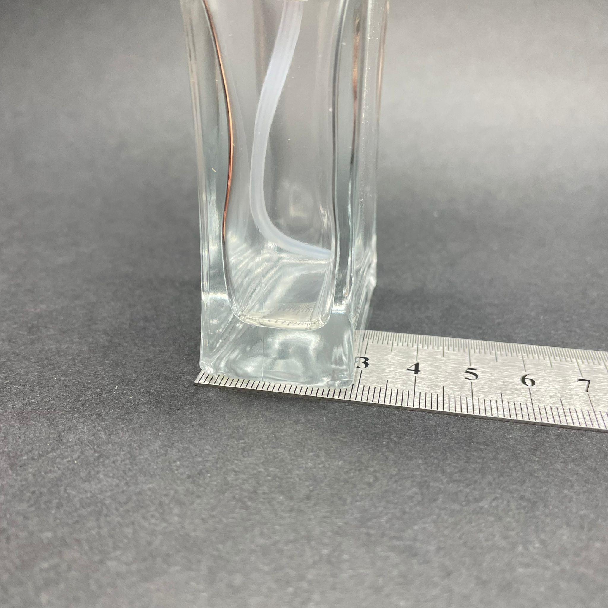 50 CC İNCE BELLİ PARFÜM ŞİŞESİ (DİKDÖRTGEN) GÜMÜŞ KAPAKLI - SPREYLİ - 50 ML BOŞ PARFÜM ŞİŞESİ - 1. KALİTE İTHAL CAM