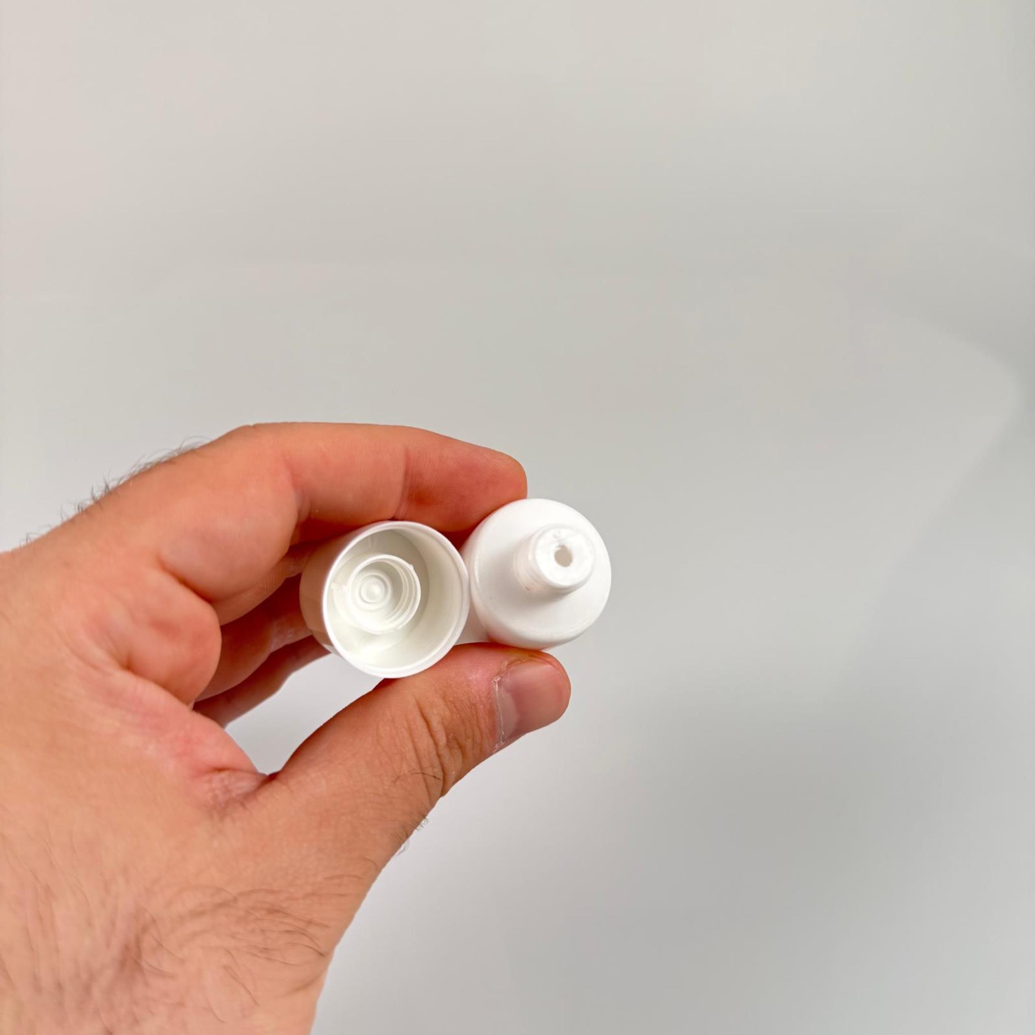 KOZMETİK İÇİN BEYAZ BOŞ KREM TÜPÜ KAPAKLI - 30 ML - MERHEM TÜPÜ - LİPGLOSS TÜP - DUDAK PARLATICISI TÜPÜ - BAL DOLUMU İÇİN PLASTİK TÜP  - DÜZ - ALTI AÇIK ELLE KAPANMAZ ISITICI GEREKİR
