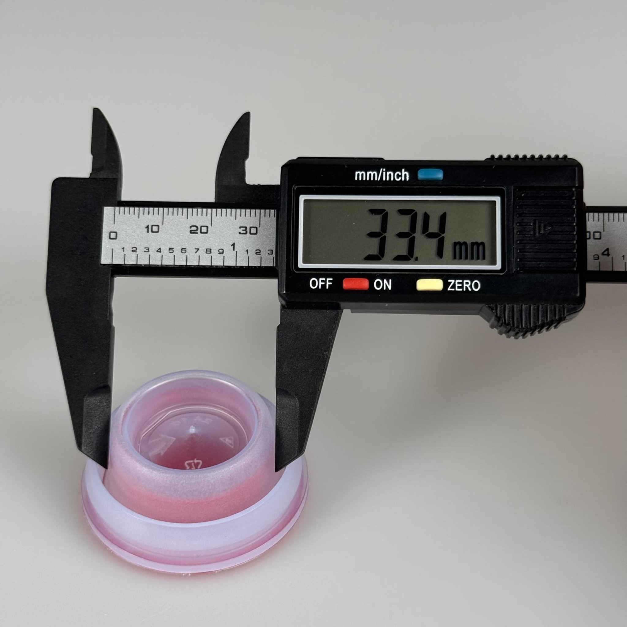 42 MM P2 K CL NATÜREL KIRMIZI BERİCAP  (SOLVENT VE TİNER TENEKESİ İÇİN) - TENEKE İÇİN PLASTİK KAPAK - YEDEK KİMYASAL TENEKE KAPAĞI - Çakma Metal TENEKE Kapağı