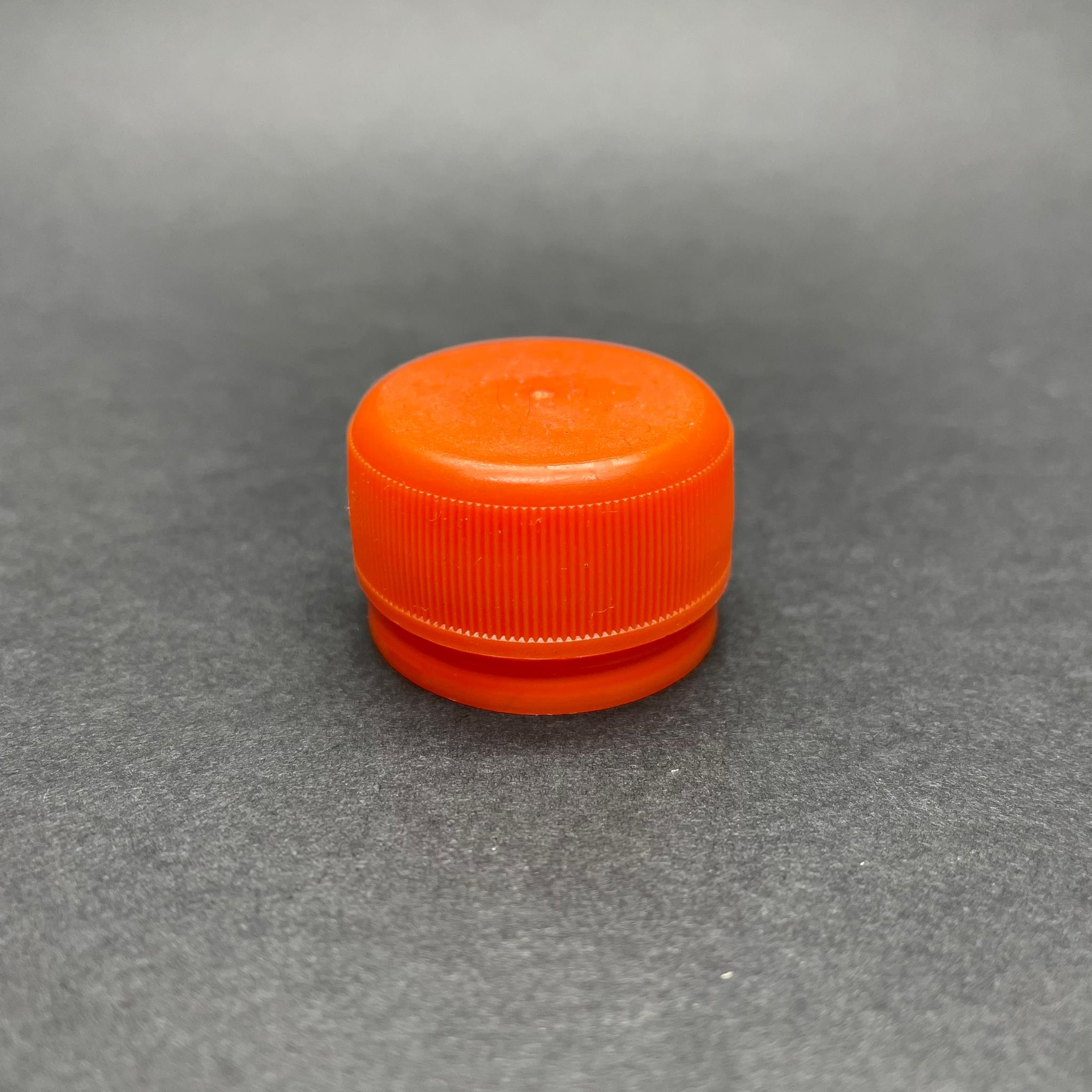 28 MM MEŞRUBAT KAPAĞI TURUNCU - KİLİTLİ - KOLA VE MEŞRUBAT ŞİŞELERİ İÇİN PLASTİK KAPAK - KAPAK MARKASI BERİCAP - DS 28 / 7060