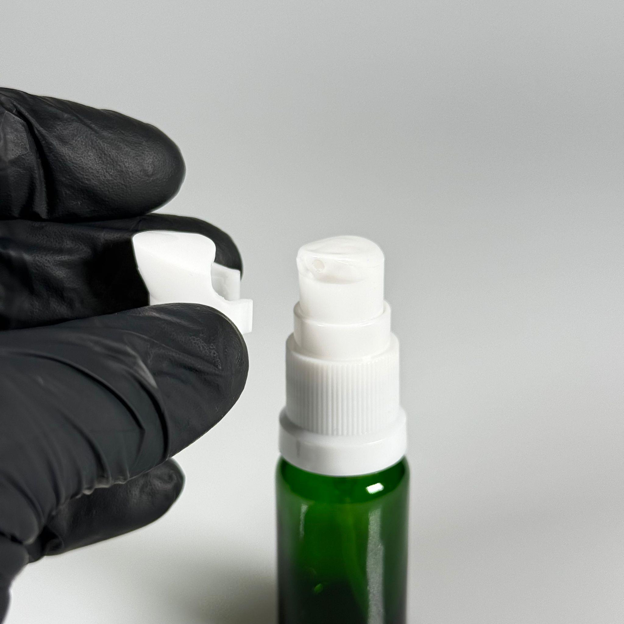 10 CC YEŞİL CAM ŞİŞE - SIZDIRMAZ ETEKLİ BEYAZ LOSYON POMPALI TAKIM - 10 ML LOSYON ŞİŞESİ - YAĞ, KREM GİBİ YOĞUN KIVAMLI SIVILAR İÇİN CAM AMBALAJ