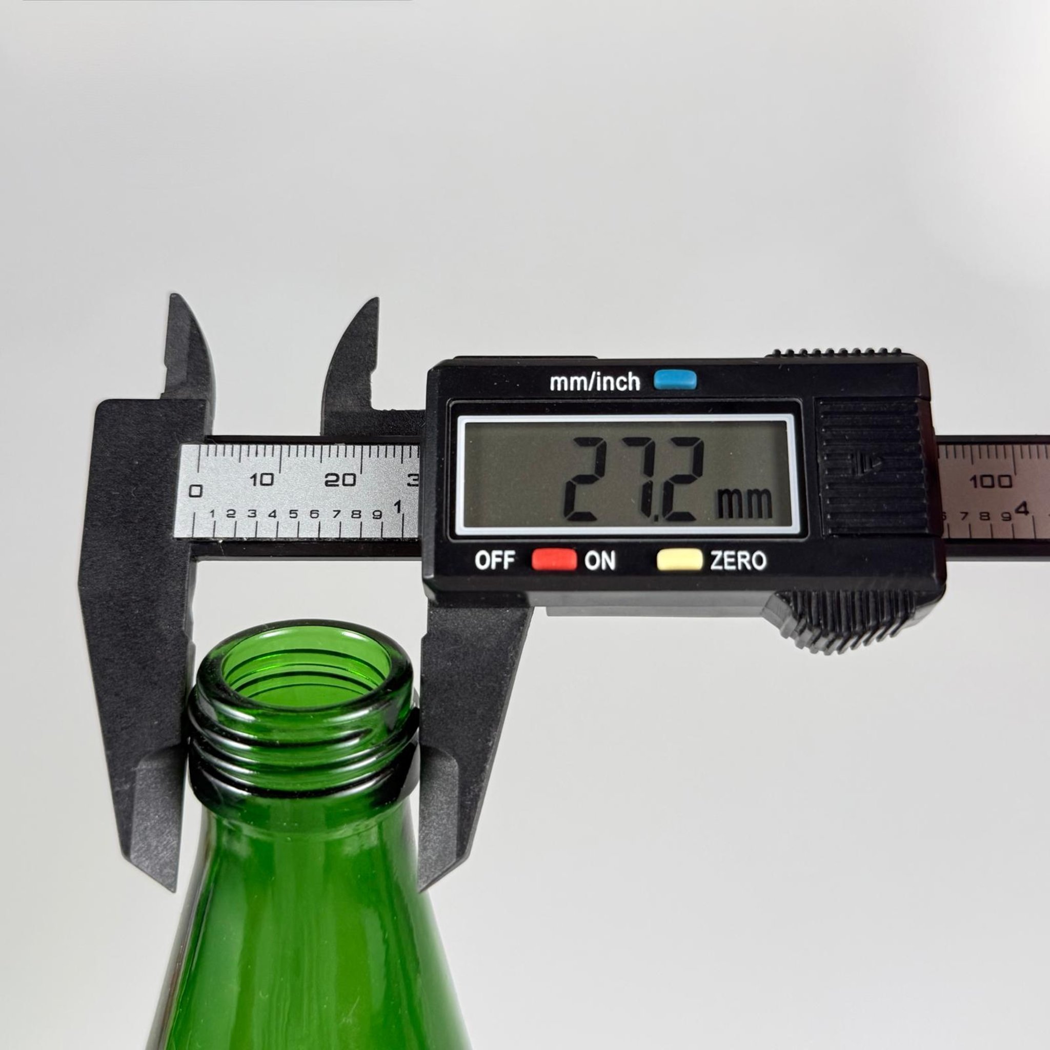 750 CC YEŞİL CAM ŞİŞE KAPAKSIZ (28 AĞIZ) - 750 ML CAM ŞİŞE