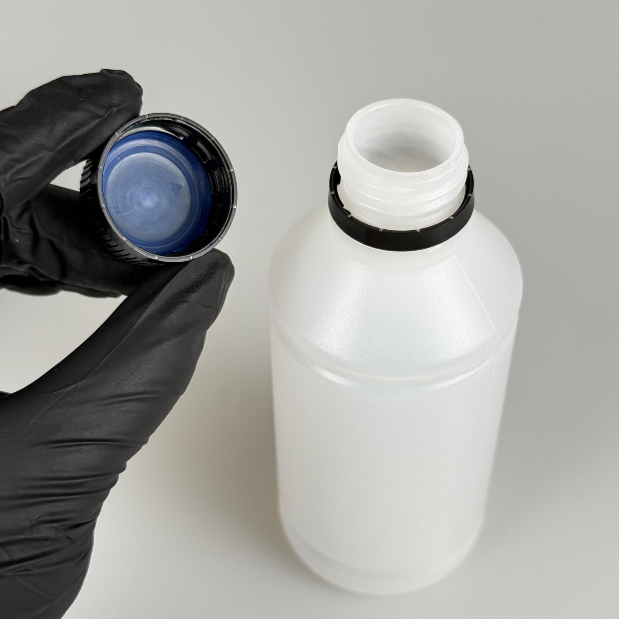250 CC TİNER ŞİŞESİ - SİYAH KİLİTLİ KAPAKLI - 250 ML KİMYASALA DAYANIKLI PLASTİK ŞİŞE - 0,25 LT POLİETİLEN ŞİŞE
