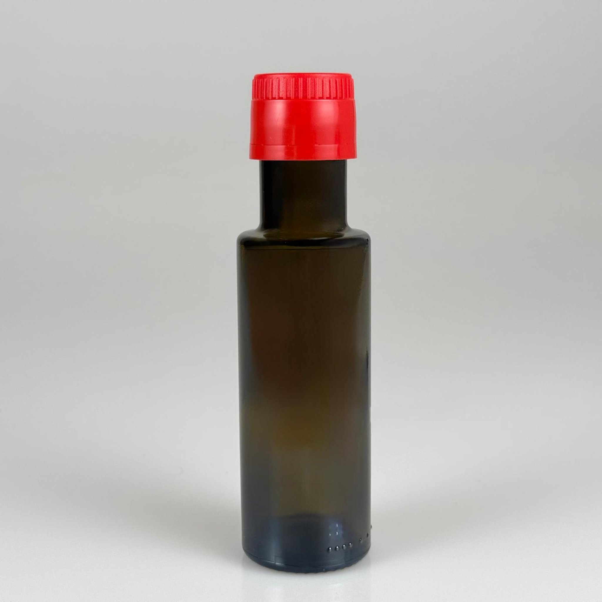 100 CC DORİKA CAM ŞİŞE KOYU YEŞİL (31 MM AĞIZ) - AKITICILI KIRMIZI KİLİTLİ KAPAKLI - 100 ML SİLİNDİR DORİCA YAĞ VE SOS ŞİŞELERİ