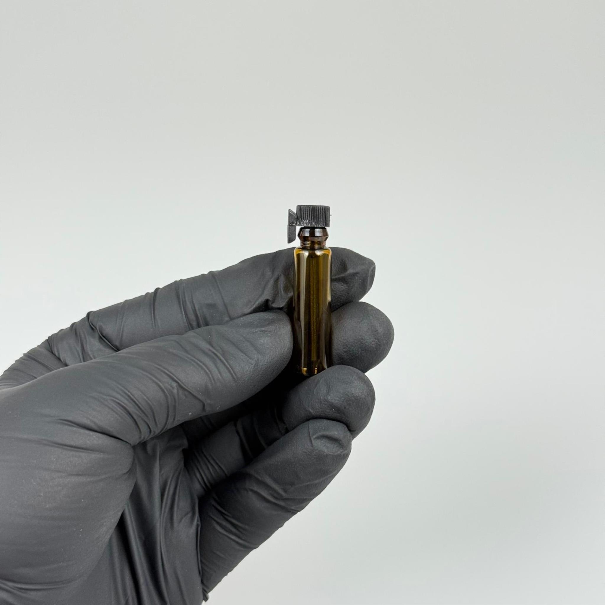 1 CC AMBER KAHVERENGİ ÇUBUKLU ŞİŞE PLASTİK TIPALI - GÜLYAĞI ŞİŞESİ - KOKU VE ESANS ŞİŞESİ - TESTER ŞİŞE - 1 ML CAM ŞİŞE