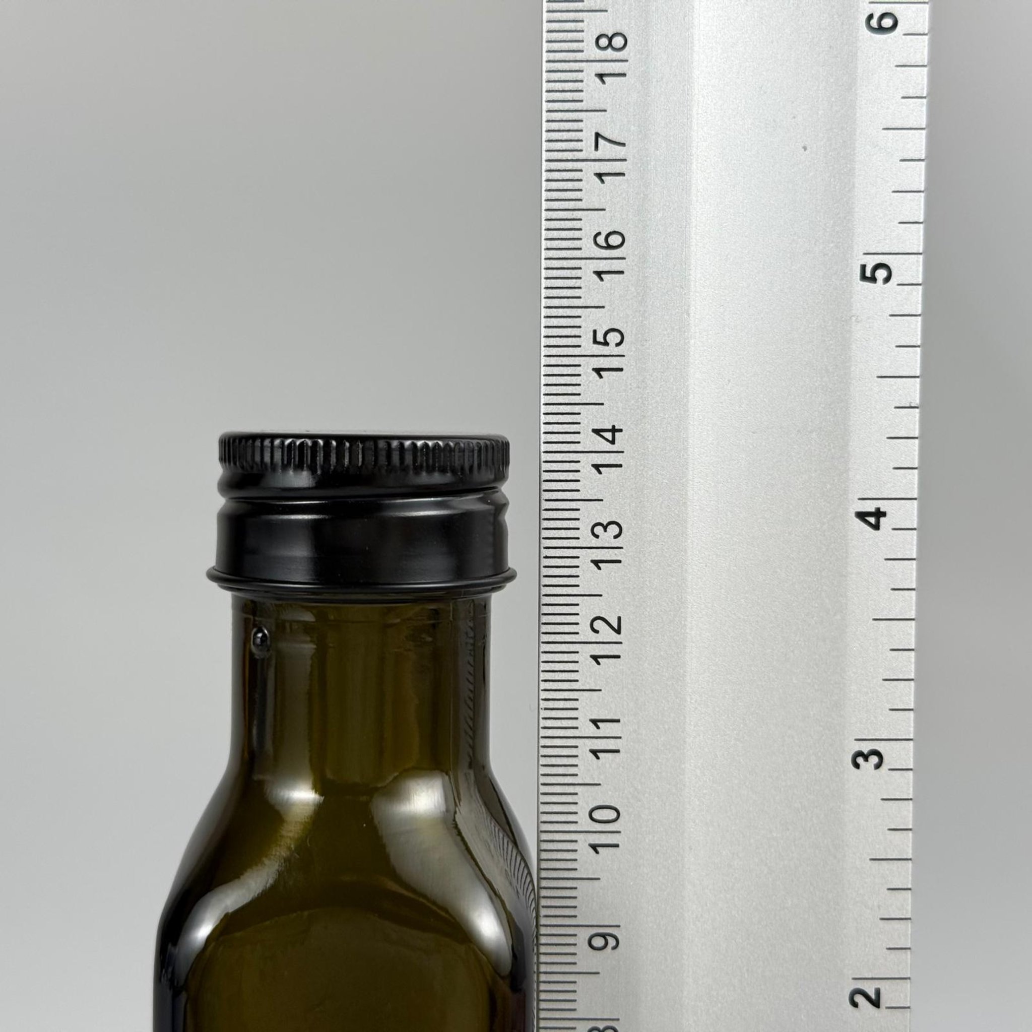 100 CC MARASKA CAM ŞİŞE KOYU YEŞİL (31 MM AĞIZ) - CONTALI SİYAH ALÜMİNYUM METAL KAPAKLI - 100 ML KÖŞELİ KARE MARASCA YAĞ VE SOS ŞİŞELERİ