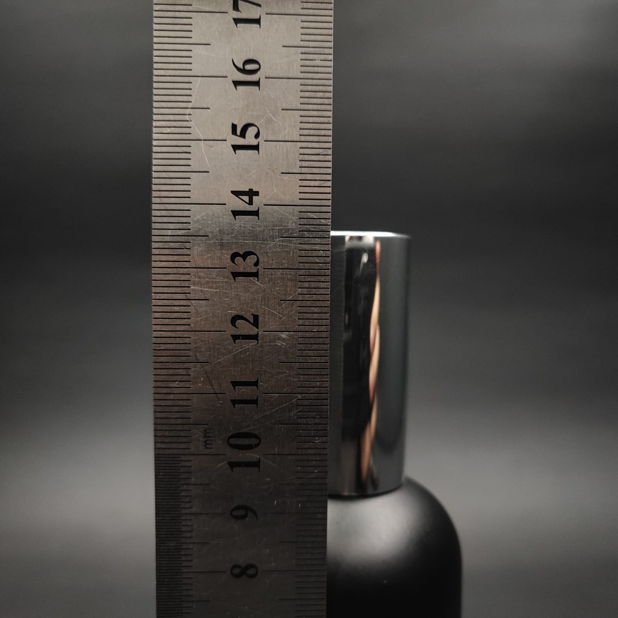 100 ML LÜKS VİDALI VALF ÇEVİRME PARFÜM ŞİŞELERİ - 100 CC MAT SİYAH CAM ŞİŞE - SİYAH METAL SPREYLİ KAPAKLI SET