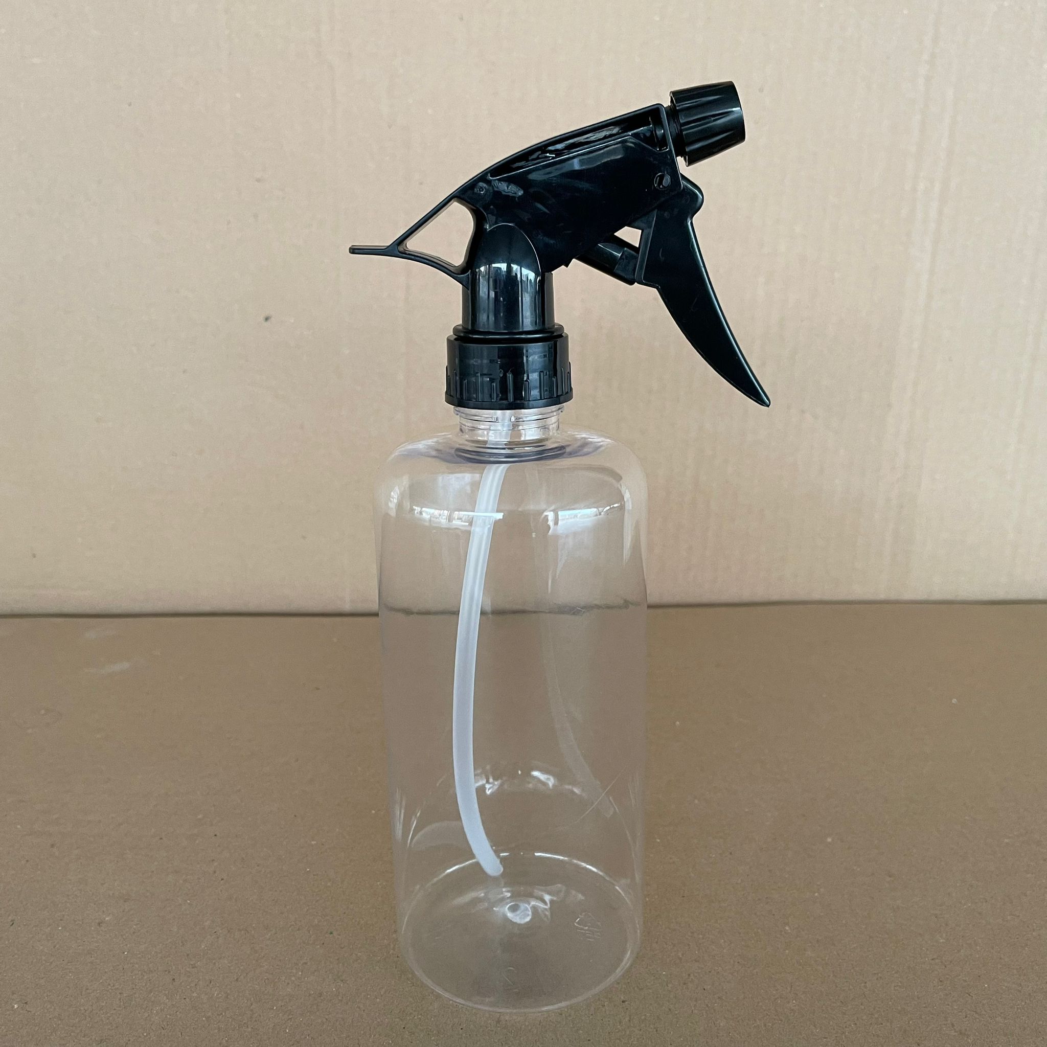 500 CC UZUN SİLİNDİR PET ŞİŞE KALIN (26 GR) - SİYAH TRİGER DOZAJLI KİMYASALA DAYANIKLI SPREYLİ - 28 AĞIZ - 500 ML PET ŞİŞE