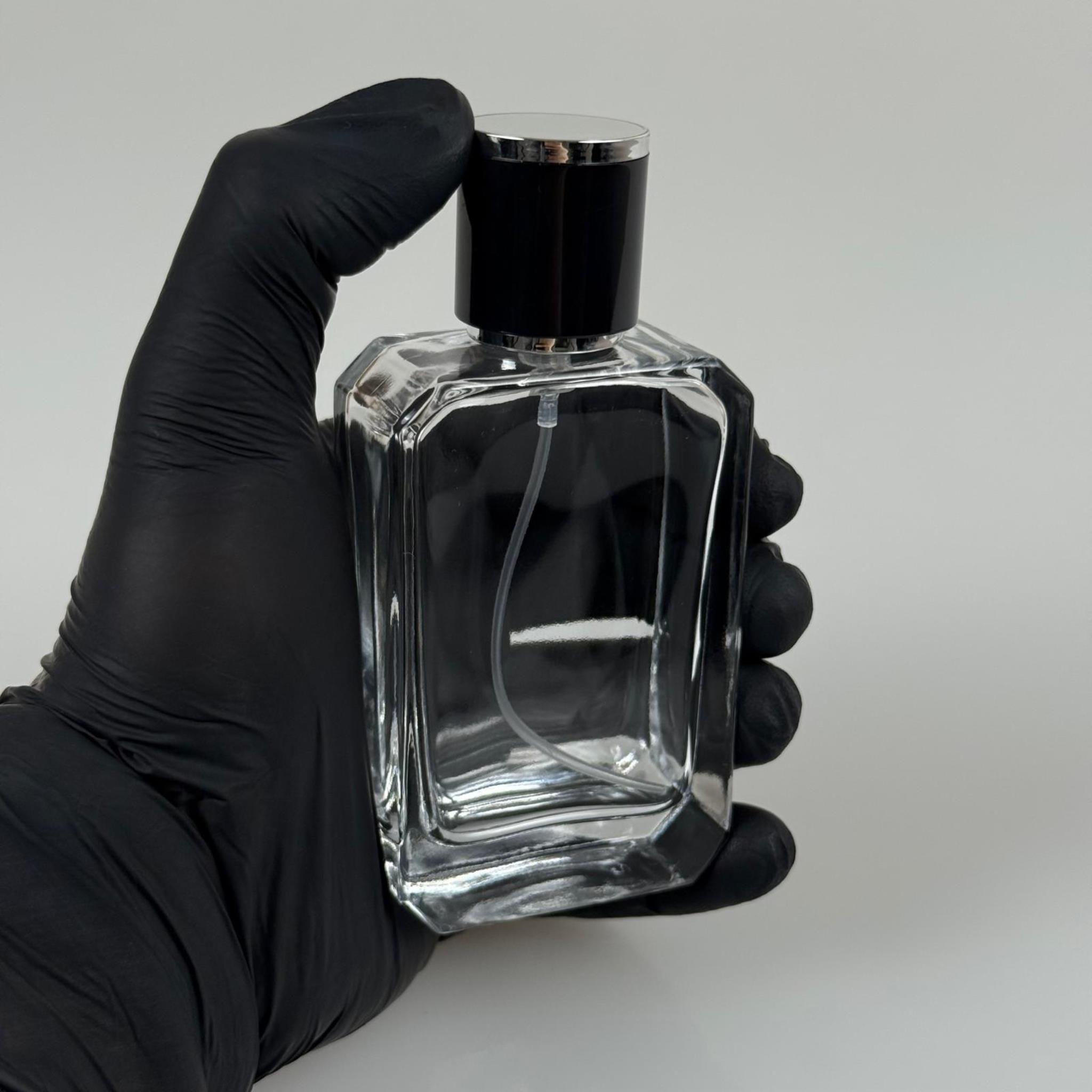 50 ML KÖŞELİ MODEL ANGEL PARFÜM ŞİŞESİ - SİYAH METAL SPREYLİ + GÜMÜŞ SİYAH KAPAKLI (AĞIZ 15 MM GEÇME KOLAY KAPAMA)