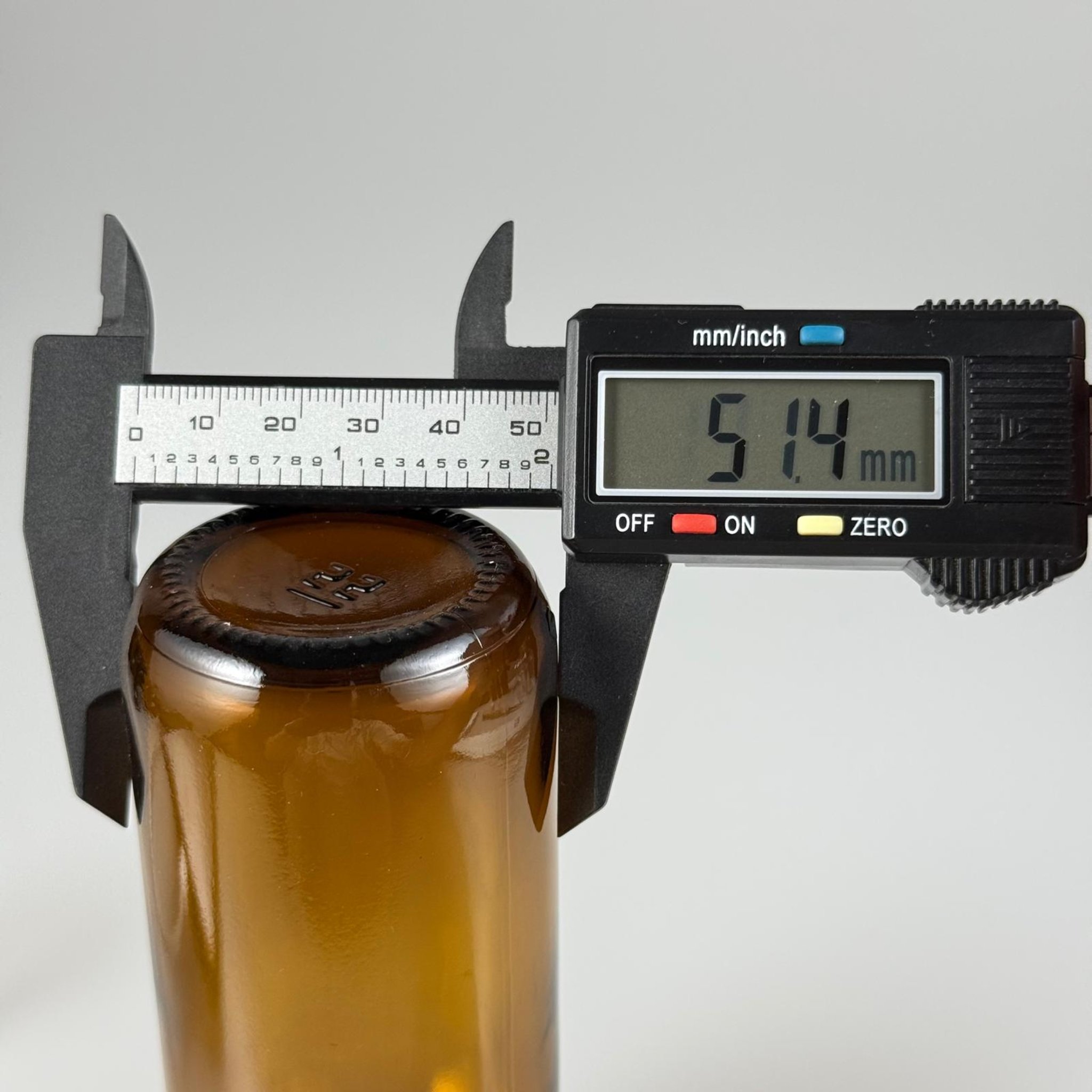 150 CC AMBER CAM ŞİŞE - 25 PP AĞIZ  - 150 ML KAHVERENGİ BOŞ ŞURUP ŞİŞESİ  - 150 ML ECZA ŞİŞESİ 25 PP - KAPAKSIZ - ŞİŞECAM ÜRÜN KODU 716715
