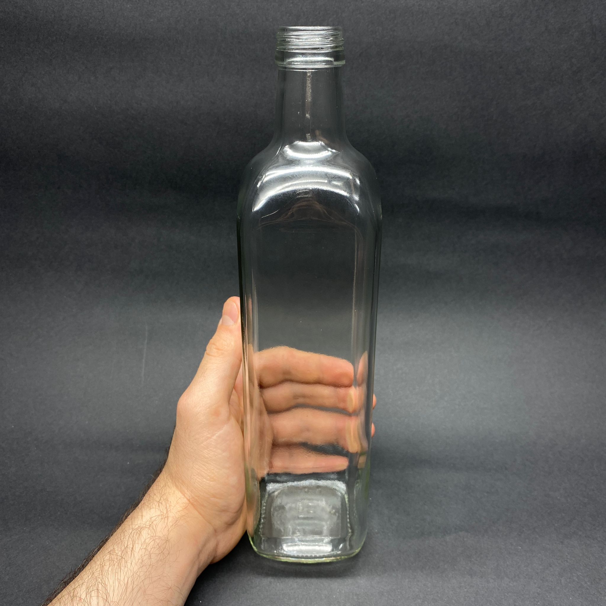 750 CC MARASKA ŞEFFAF ŞİŞE (VİDALI) (31 AĞIZ) KAPAKSIZ - 750 ML KÖŞELİ ŞEFFAF MARASKA CAM ŞİŞE - YAĞ SİRKE ŞİŞESİ - ŞİŞECAM ÜRÜN KODU: 120675 İLE EŞDEĞERDİR