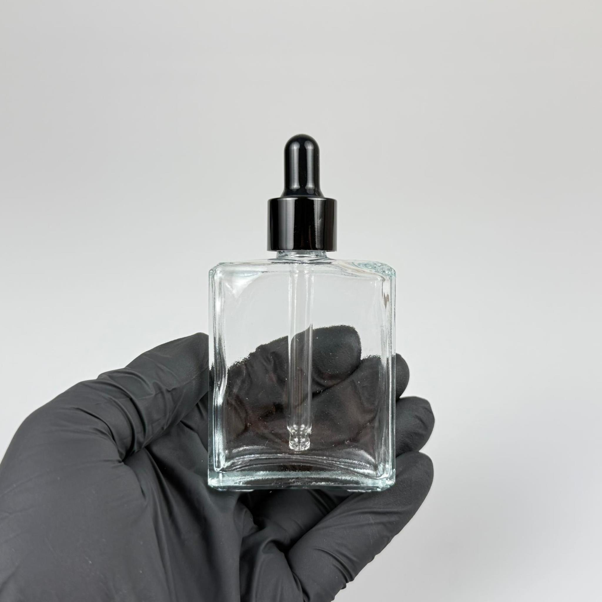 40 CC YASSI DİKDÖRTGEN KÖŞELİ KISA PRESTİJLİ CAM DAMLALIKLI ŞİŞE - SİYAH EMZİK - SİYAH METALİK KAPAK - 40 ML CAM DAMLALIKLI ŞİŞE - DAMLALIKLI BOŞ ŞİŞE