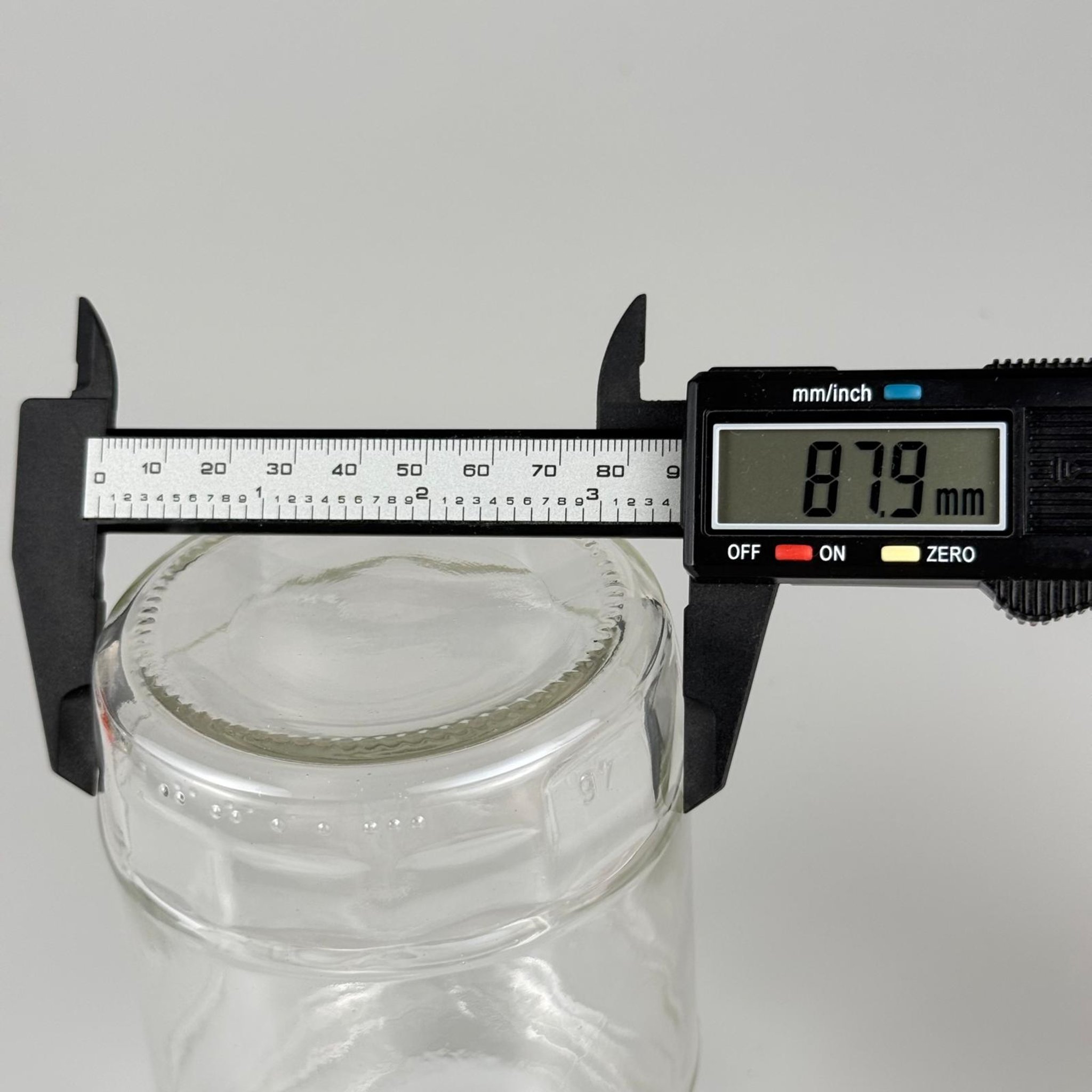 580 CC FIÇI KAVANOZ - KIRMIZI PLASTİK KAPAKLI - 580 ML FIÇI MODEL CAM KAVANOZ