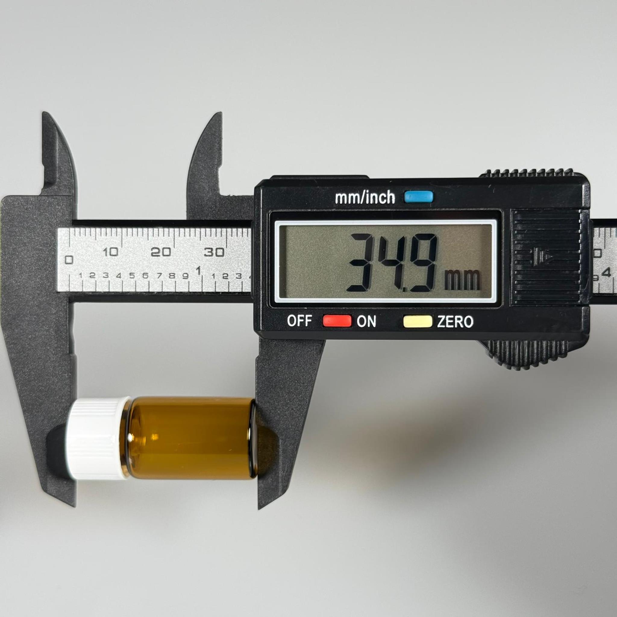 3 CC AMBER İNCE CAM ŞİŞE - BEYAZ KAPAKLI + İÇTEN DAMLALIKLI - 3 ML CAM ŞİŞE