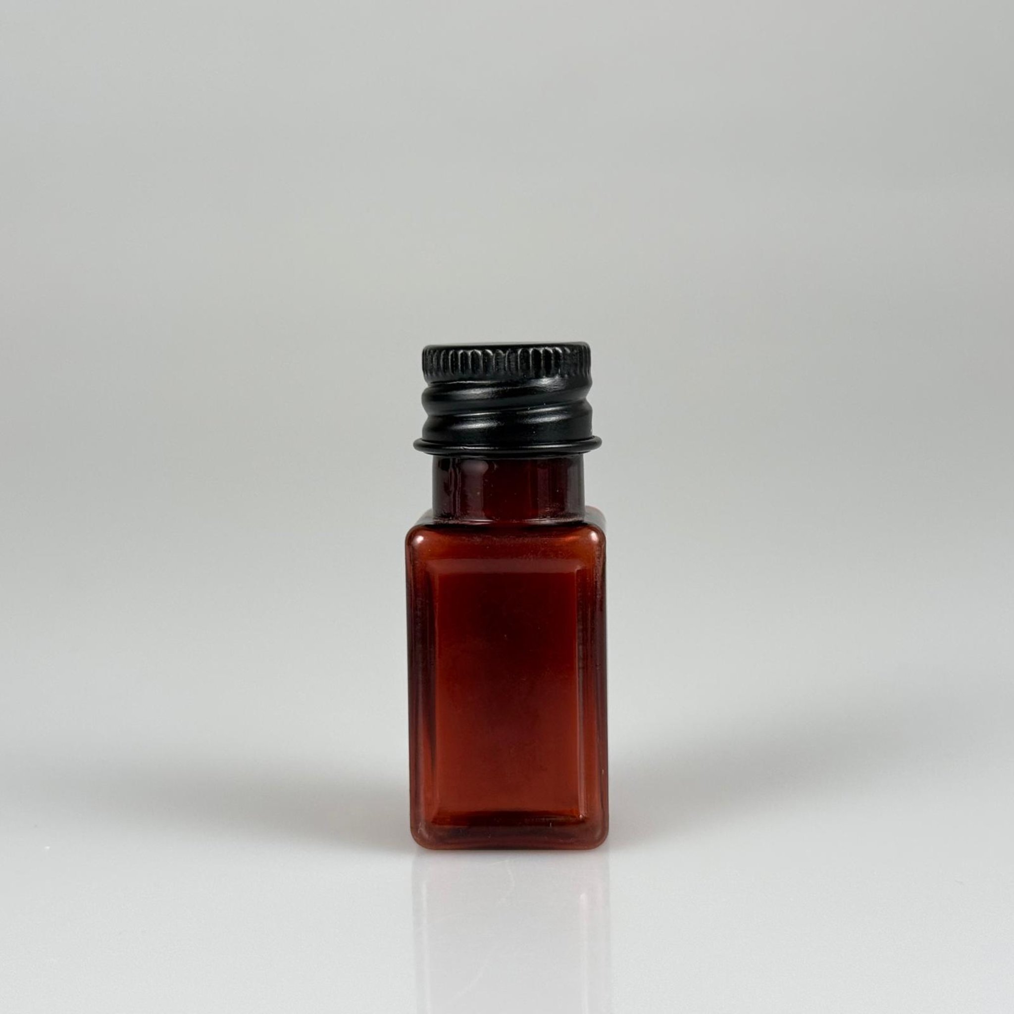 10 CC AMBER KARE PET SHOT ŞİŞE - KÖPÜK CONTALI SİYAH ALÜMİNYUM METAL KAPAKLI TAKIM - 10 ML KAHVERENGİ PLASTİK ŞİŞE