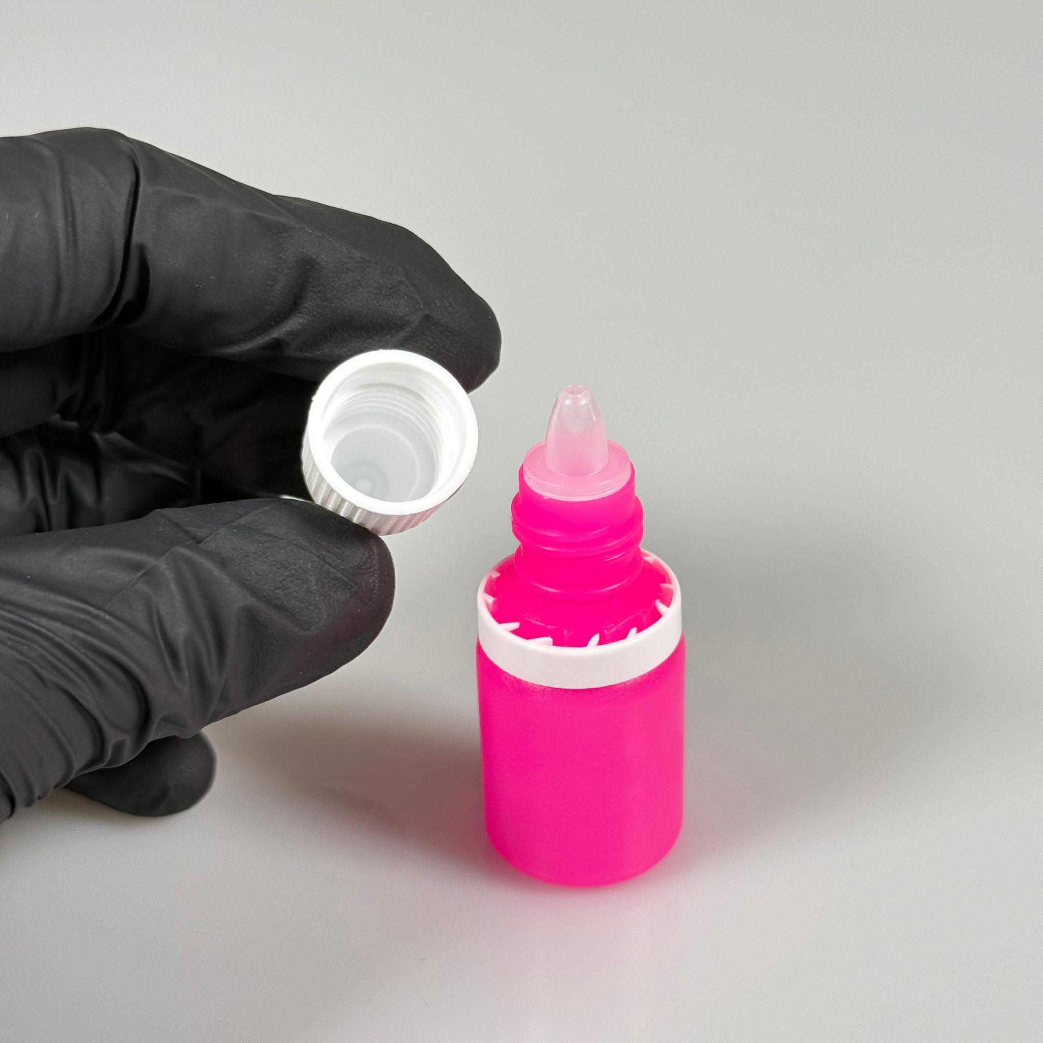 10 CC GÖZ DAMLASI ŞİŞESİ PEMBE - AKITICILI - KİLİTLİ BEYAZ KAPAKLI - 10 ML DAMLALIKLI PLASTİK ŞİŞE - KOZMETİK AMBALAJ - DAMLALIKLI BOŞ ŞİŞE