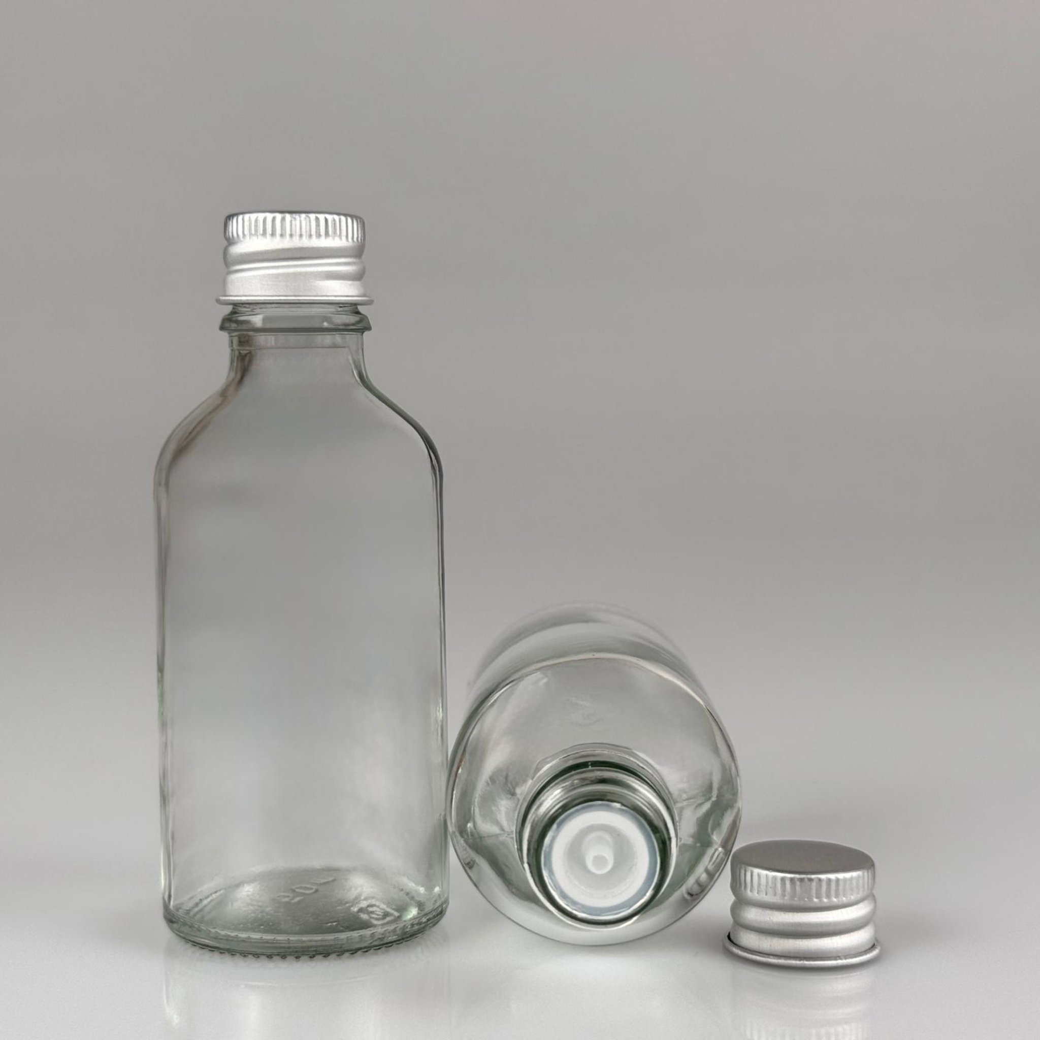 50 CC ŞEFFAF CAM ŞİŞE + KÖPÜK CONTALI GÜMÜŞ ALÜMİNYUM METAL KAPAKLI + DAMLALIKLI KOLONYA TIPALI TAKIM - 50 ML ŞEFFAF CAM ŞİŞE