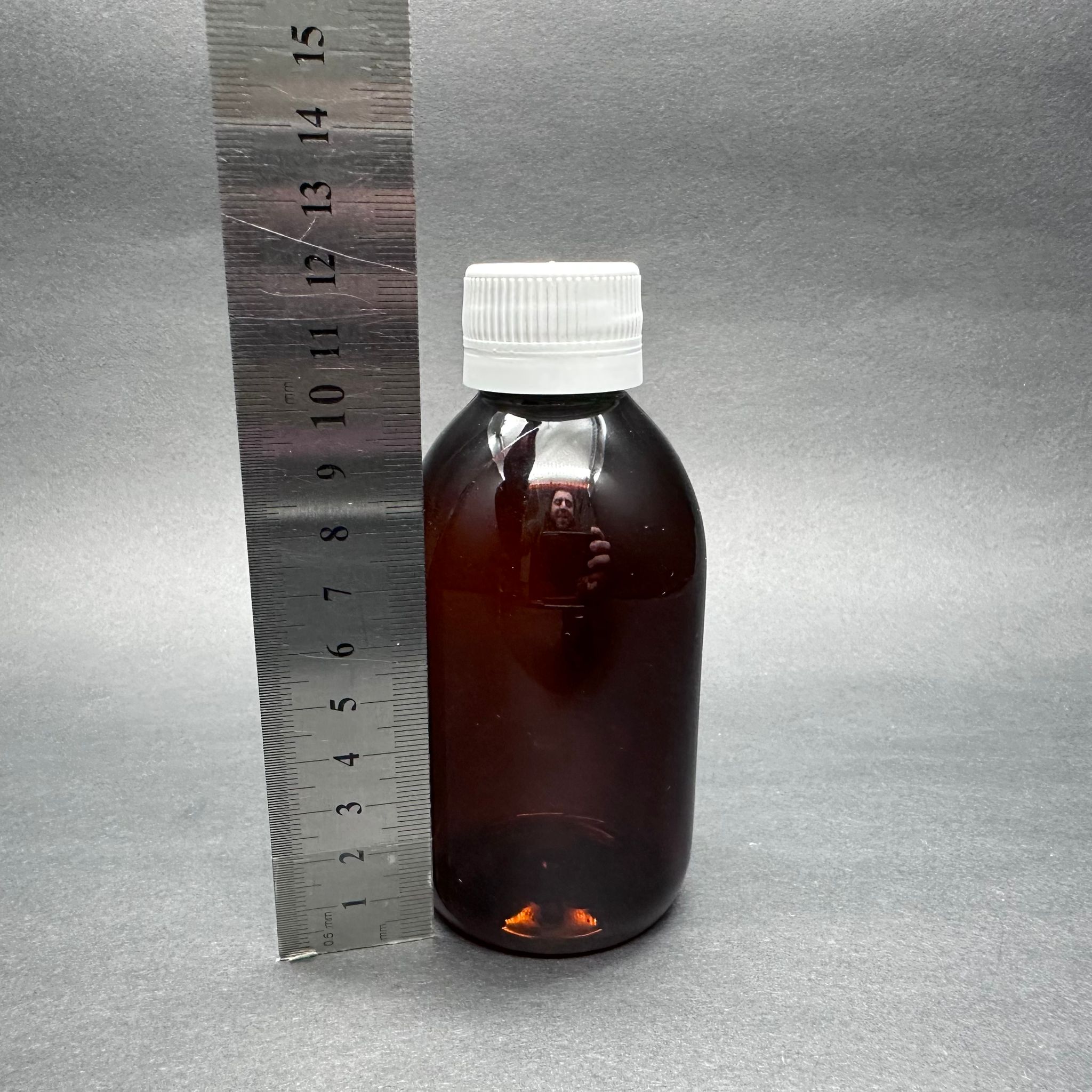 200 CC AMBER PET ECZA ŞİŞESİ - BEYAZ KİLİTLİ CONTALI KAPAKLI - 200 ML KAHVERENGİ PLASTİK ŞURUP ŞİŞESİ (21 GR)