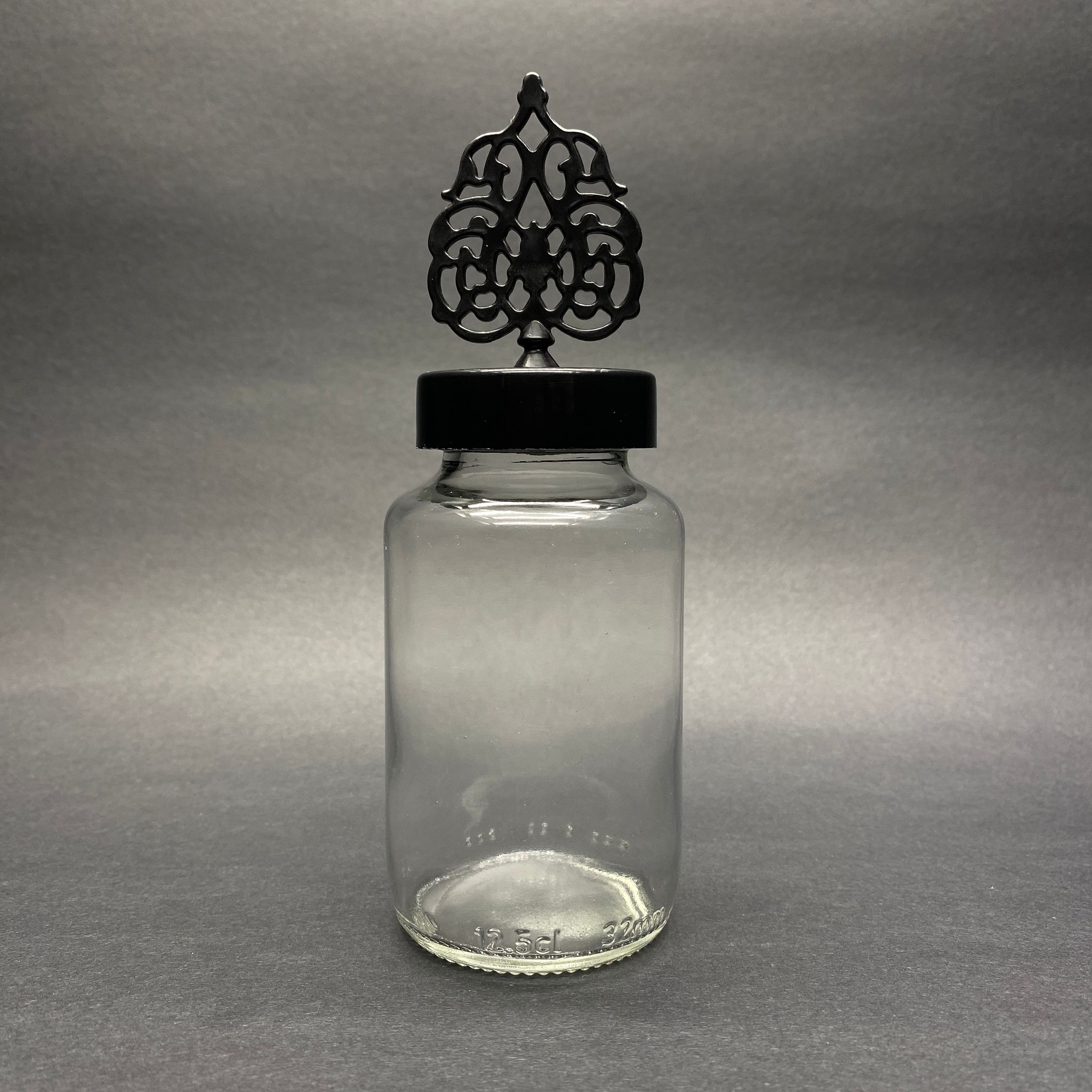 125 CC DRAJE KAVANOZU - SİYAH TUĞRALI KAPAKLI - 125 ML TUĞRA KAPAKLI CAM ŞİŞE