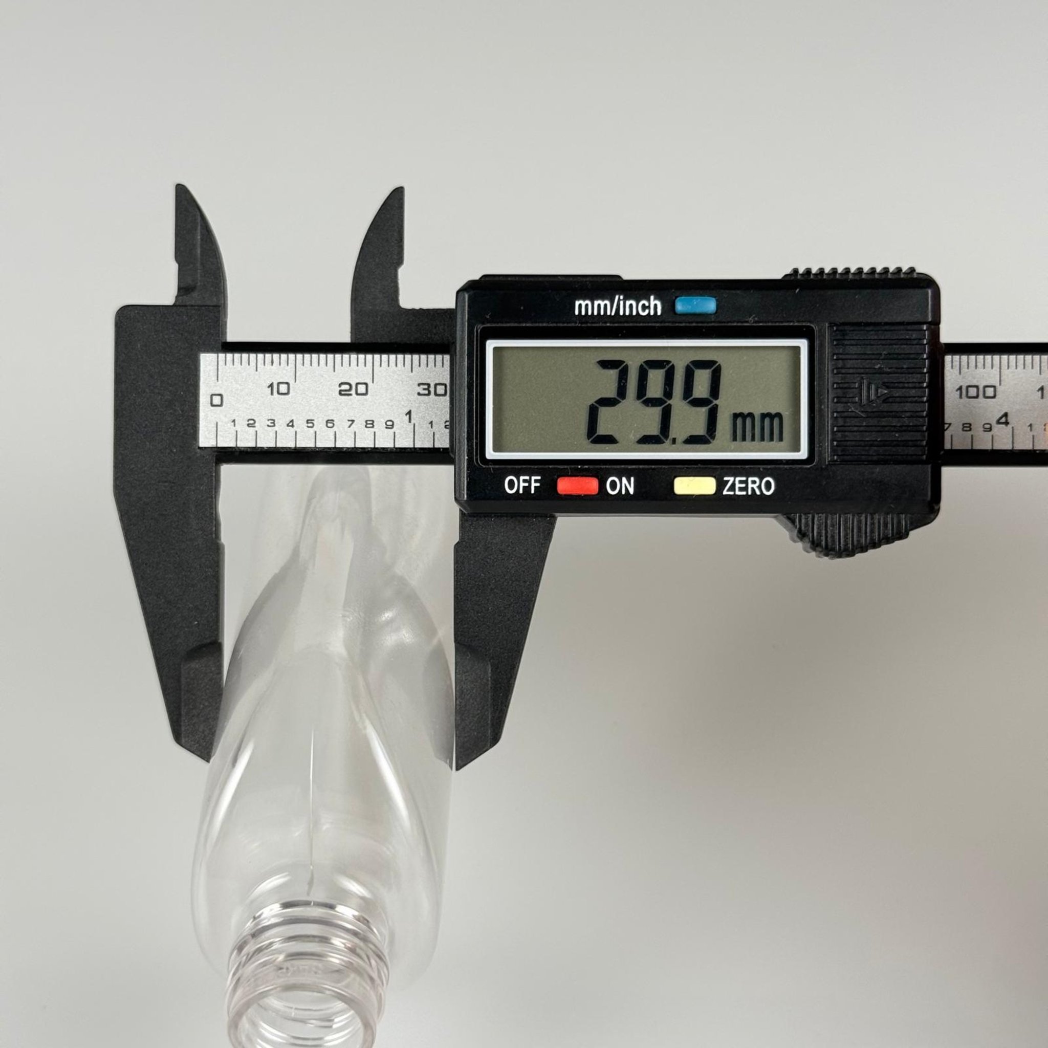 90 CC ŞEFFAF PLASTİK PET ŞİŞE + KÖPÜK CONTALI SİYAH ALÜMİNYUM METAL KAPAKLI + DAMLALIKLI KOLONYA TIPALI TAKIM - 90 ML YASSI PET ŞİŞE