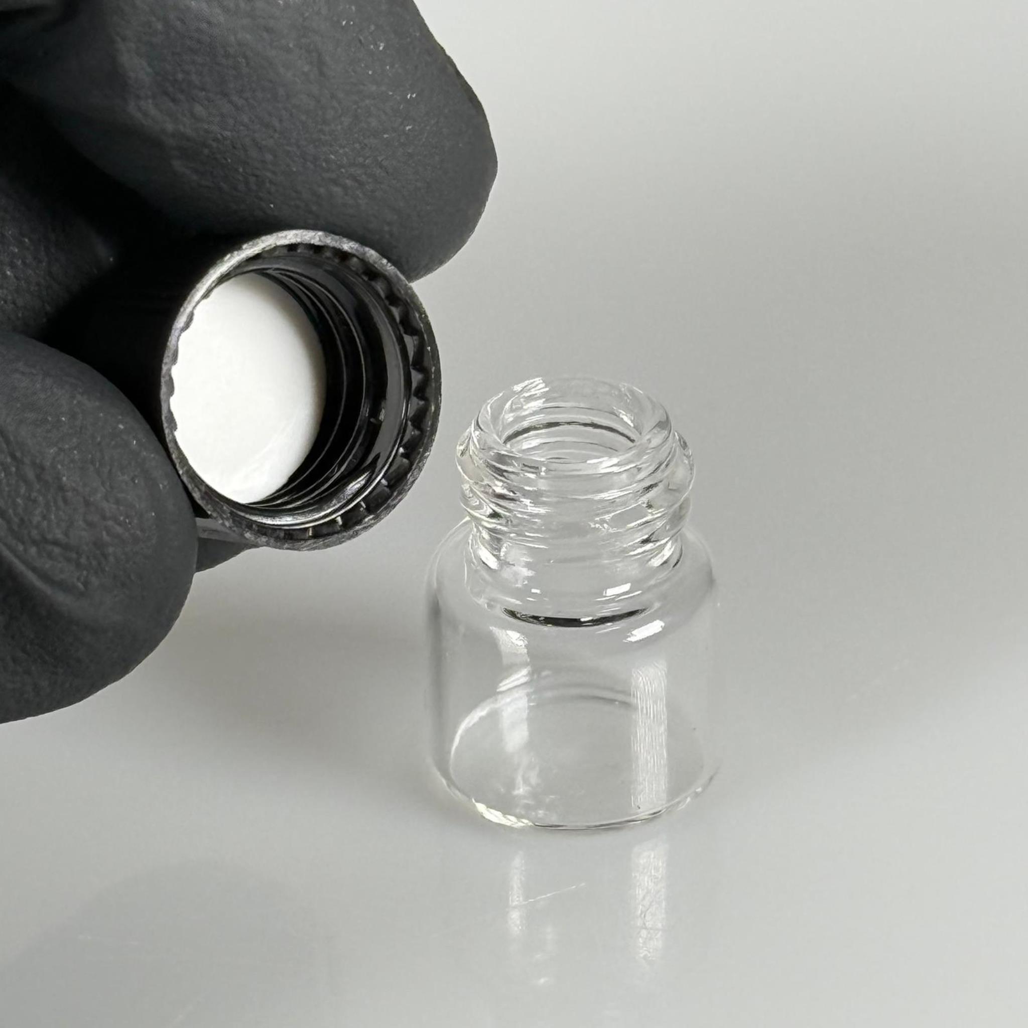 1 CC ŞEFFAF CAM ŞİŞE - SİYAH KAPAKLI - 1 ML KAPAKLI CAM ŞİŞE