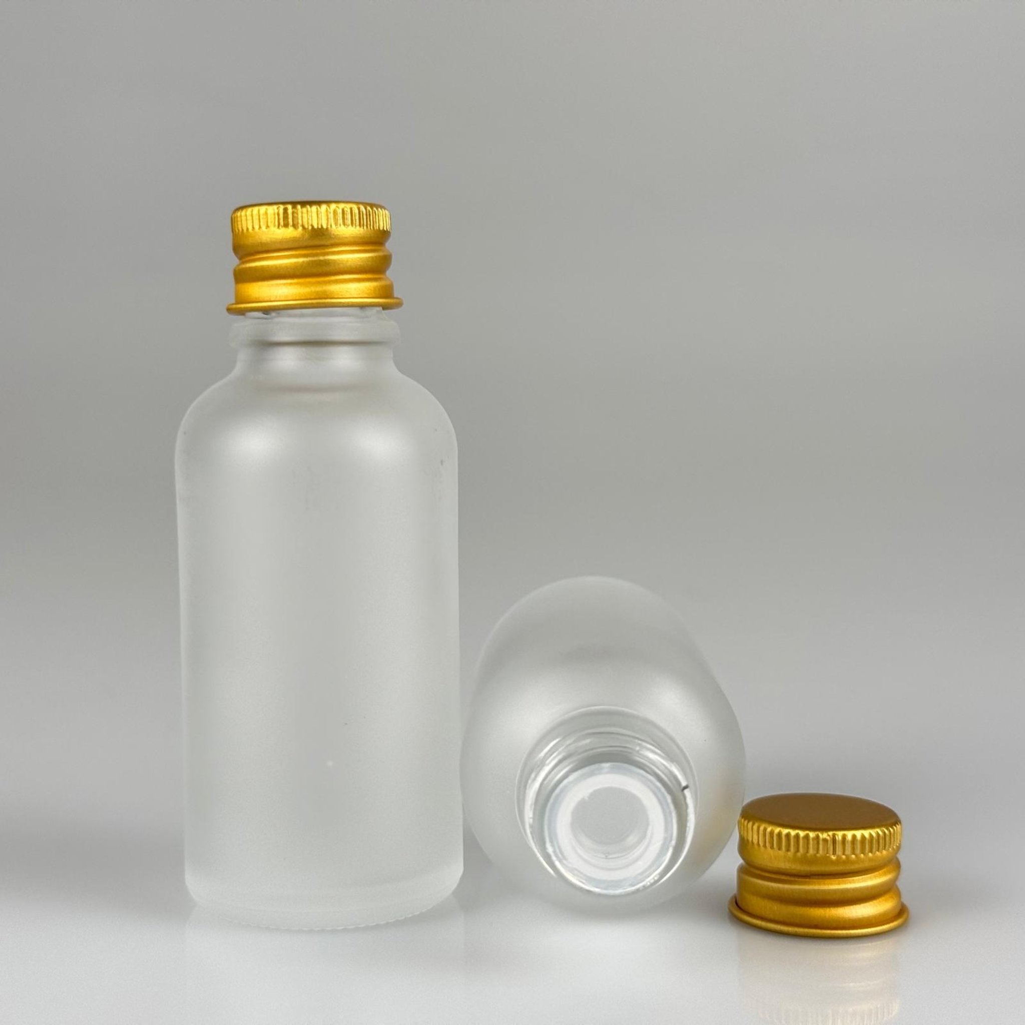 30 CC BUZLU CAM ŞİŞE + KÖPÜK CONTALI GOLD ALÜMİNYUM METAL KAPAKLI + KÖR TIPALI TAKIM - 30 ML BUZLU CAM ŞİŞE