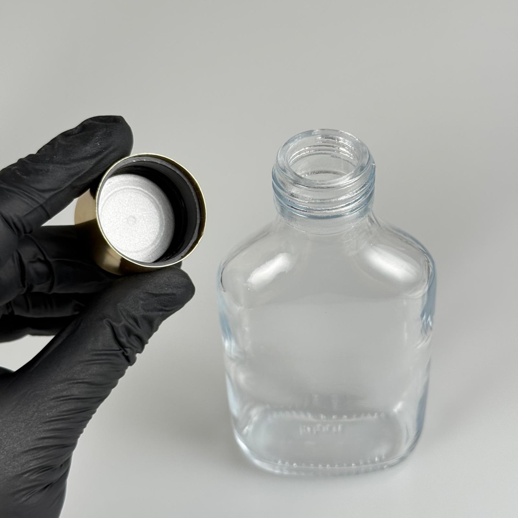100 CC YASSI CAM COLD BREW ŞİŞE - SOĞUK KAHVE ŞİŞESİ + ALÜMİNYUM KAPLAMA GOLD KAPAKLI TAKIM -  100 ML YASSI CAM ŞİŞE