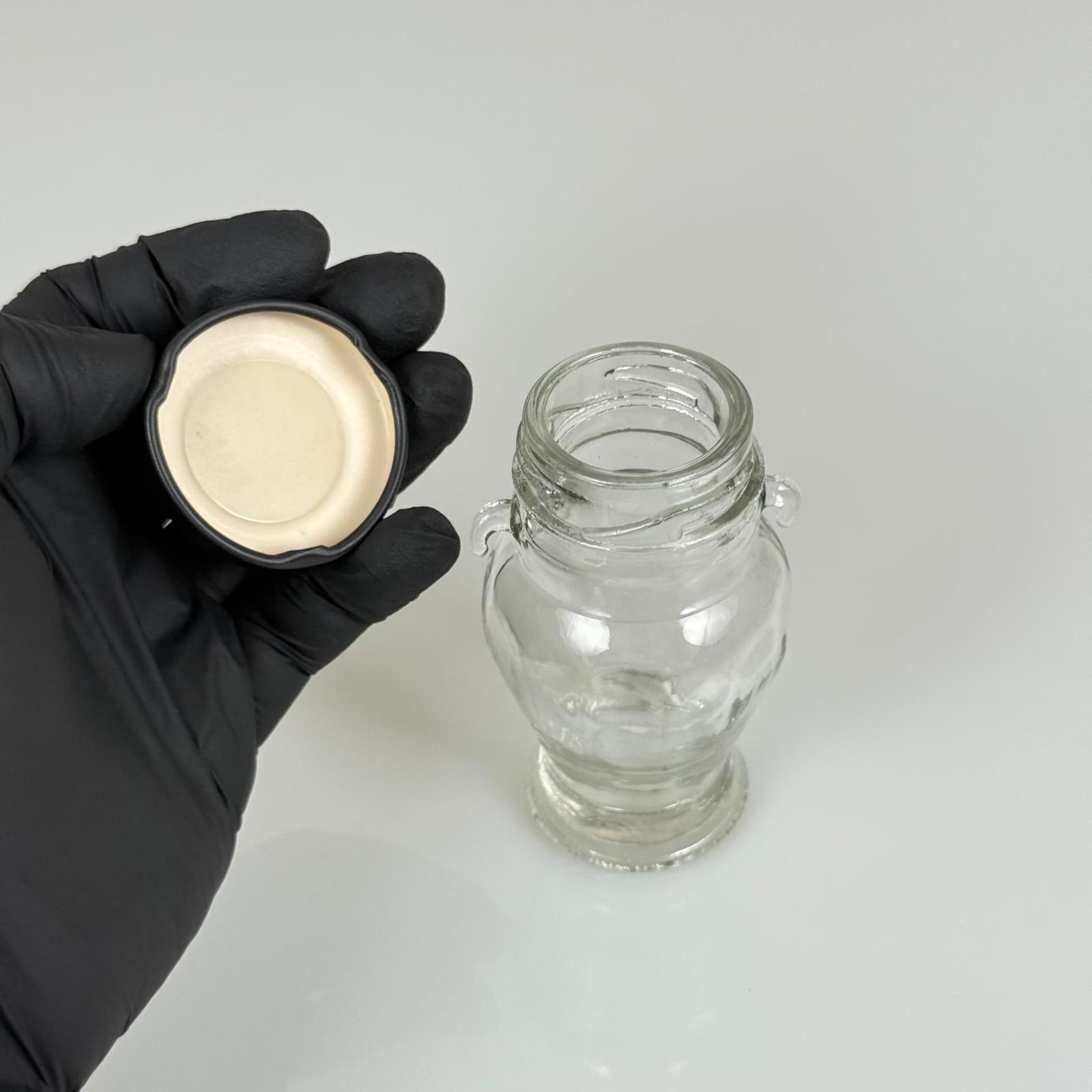 60 CC AMPHORA CAM KAVANOZ - SİYAH METAL KAPAKLI - 60 ML CAM KAVANOZ - TEK KULPLU, KULPSUZ VEYA ÇİFT KULPLU GELEBİLİR