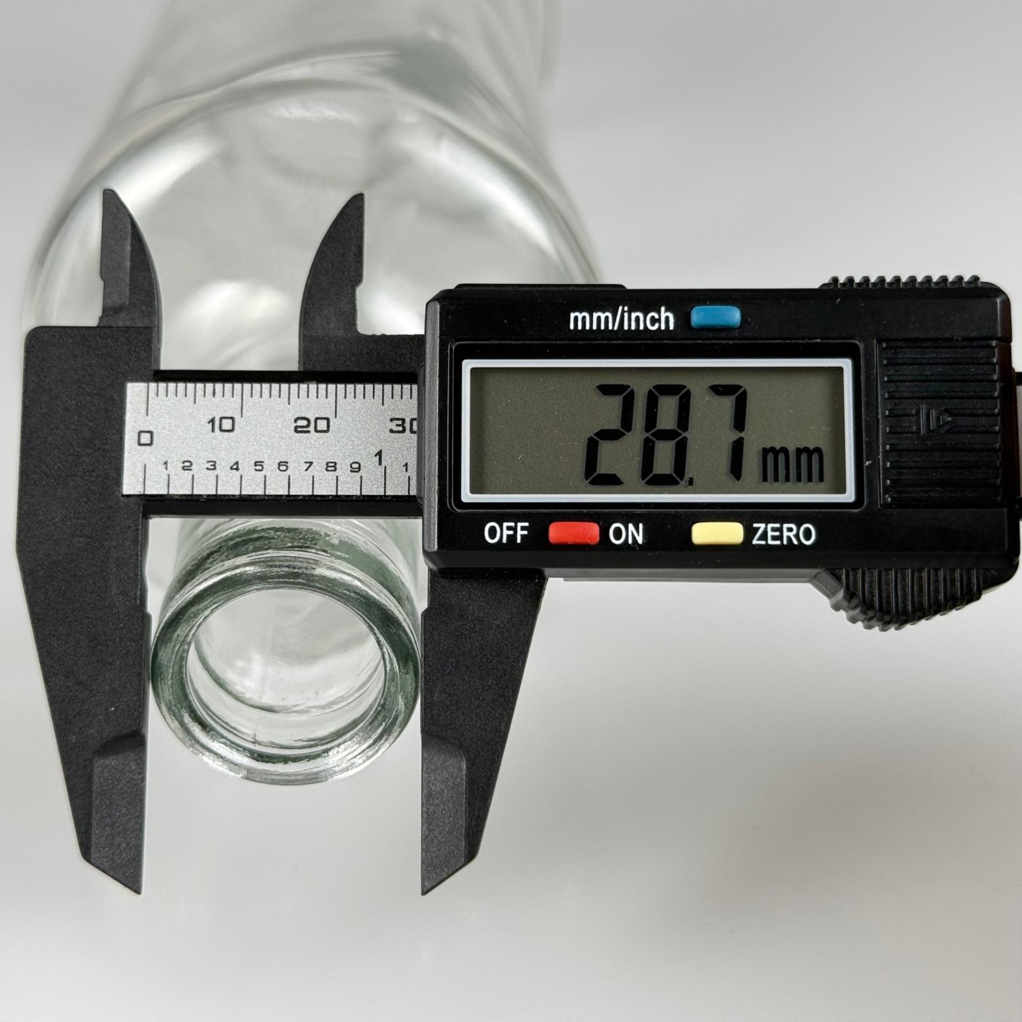 1000 CC DESENLİ DORİKA ŞEFFAF CAM ŞİŞE - 28 MM ÇAKMA AĞIZ (KAPAKSIZ) - 1000 ML DESENLİ DORİKA CAM ŞİŞE