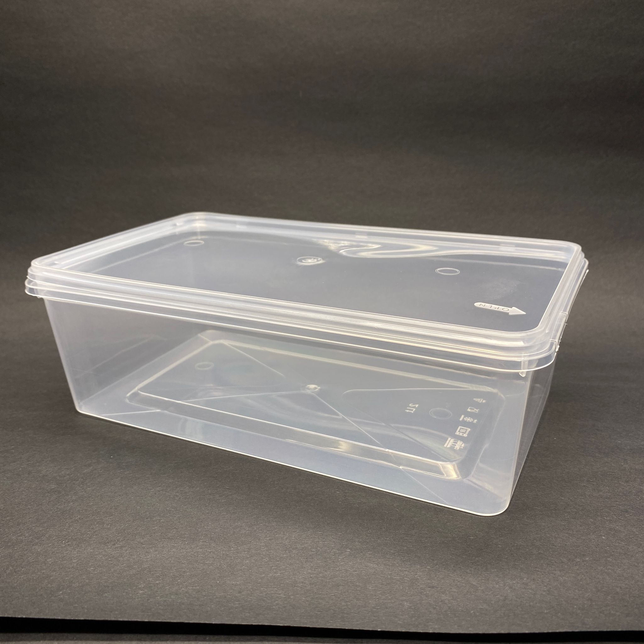 KOVA 2000 CC ŞEFFAF DİKDÖRTGEN 22X13 CM - KENDİNDEN KİLİTLİ KAPAKLI - 2 LT ÇOK AMAÇLI SAKLAMA KABI -  BUZDOLABI BUZLUK DONDURUCU İÇİN PLASTİK DÜZENLEYİCİ, KURABİYE KABI, BÖĞÜRTLEN AHUDUDU AMBALAJI, PETEK KOVAN BAL KUTUSU, HURMA KOVASI VB ALANLARDA KULLANILABİLİR.