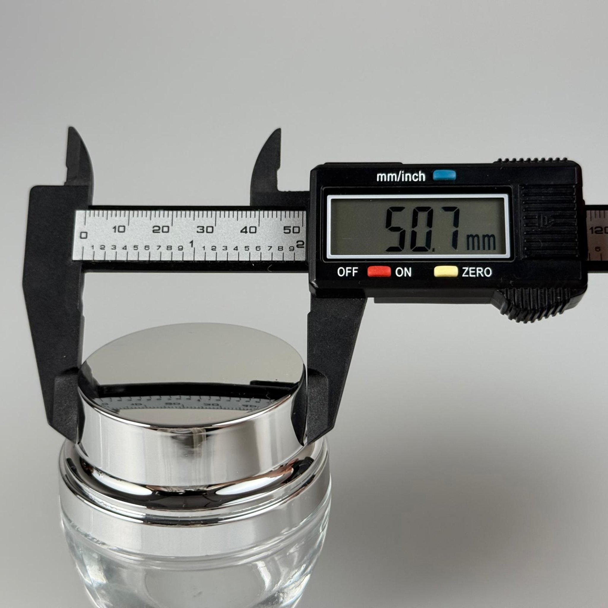 50 ML ROMA KAVANOZ - GÜMÜŞ METAL KAPAKLI TIPALI BOŞ LÜX TAKIM KREM KAVANOZU