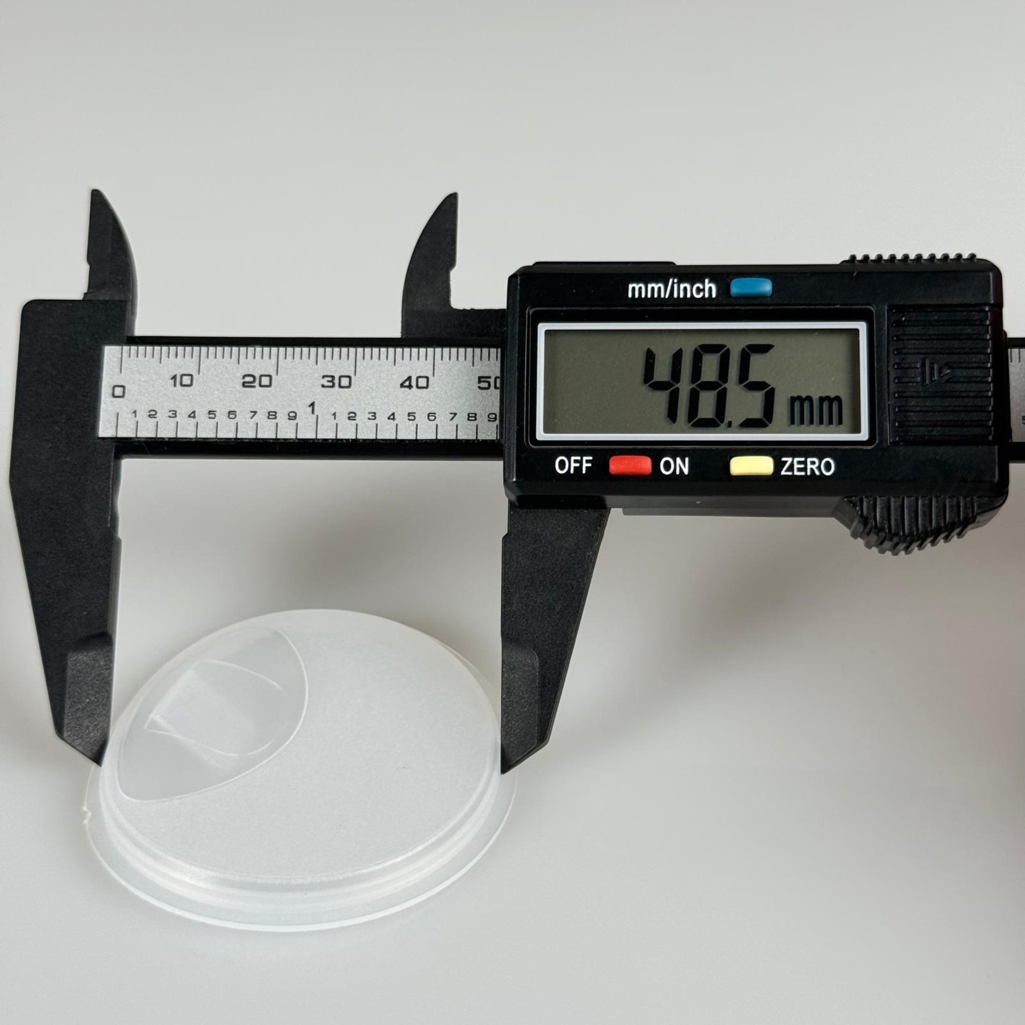 57 MM AĞIZ İÇİN PLASTİK TAPA (ŞİŞECAM 50 CC CAM KREM KAVANOZU UYUMLU)